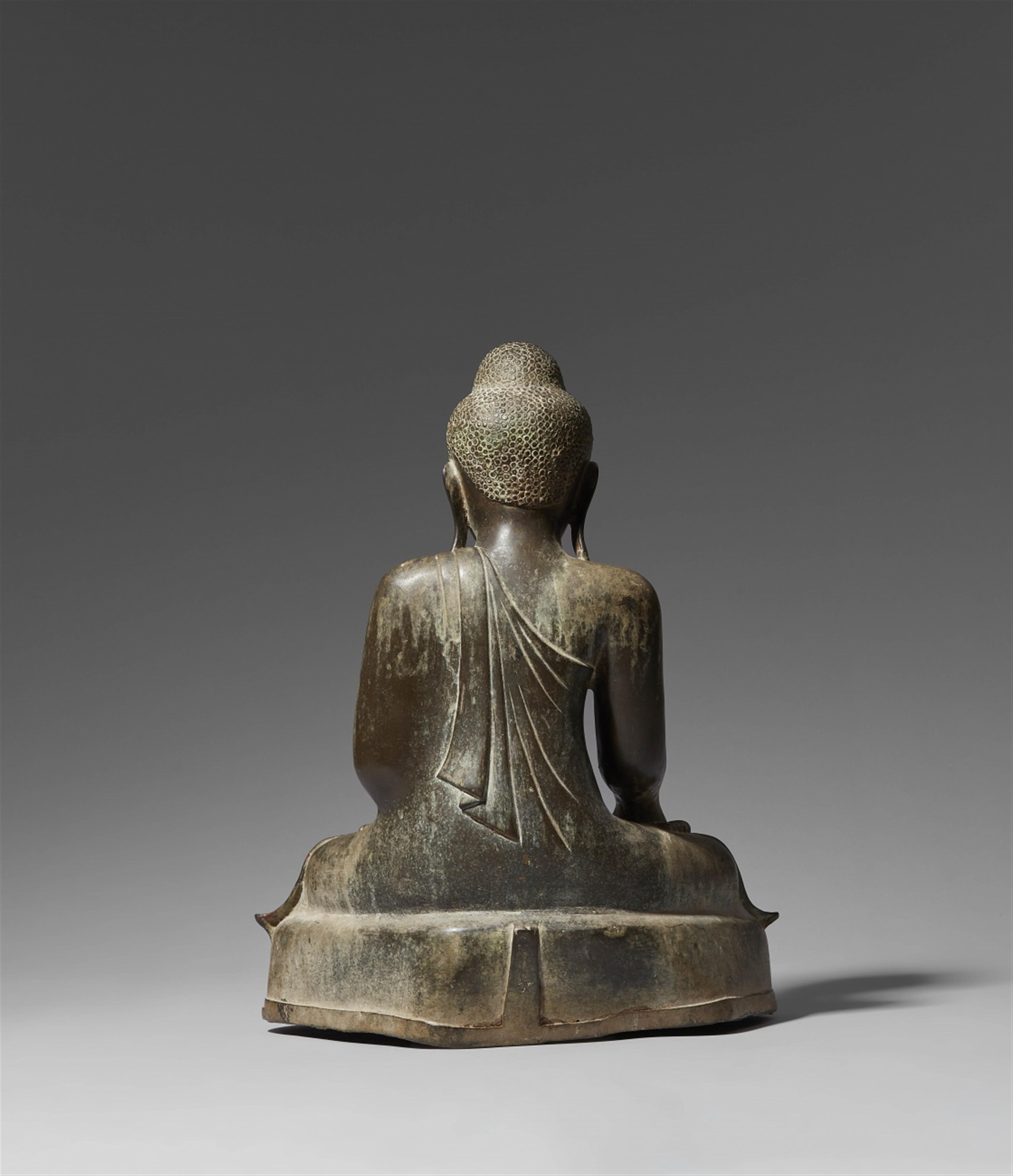 A Mandalay bronze figure of Buddha Shakyamuni. Bronze. Burma.19th century - image-2