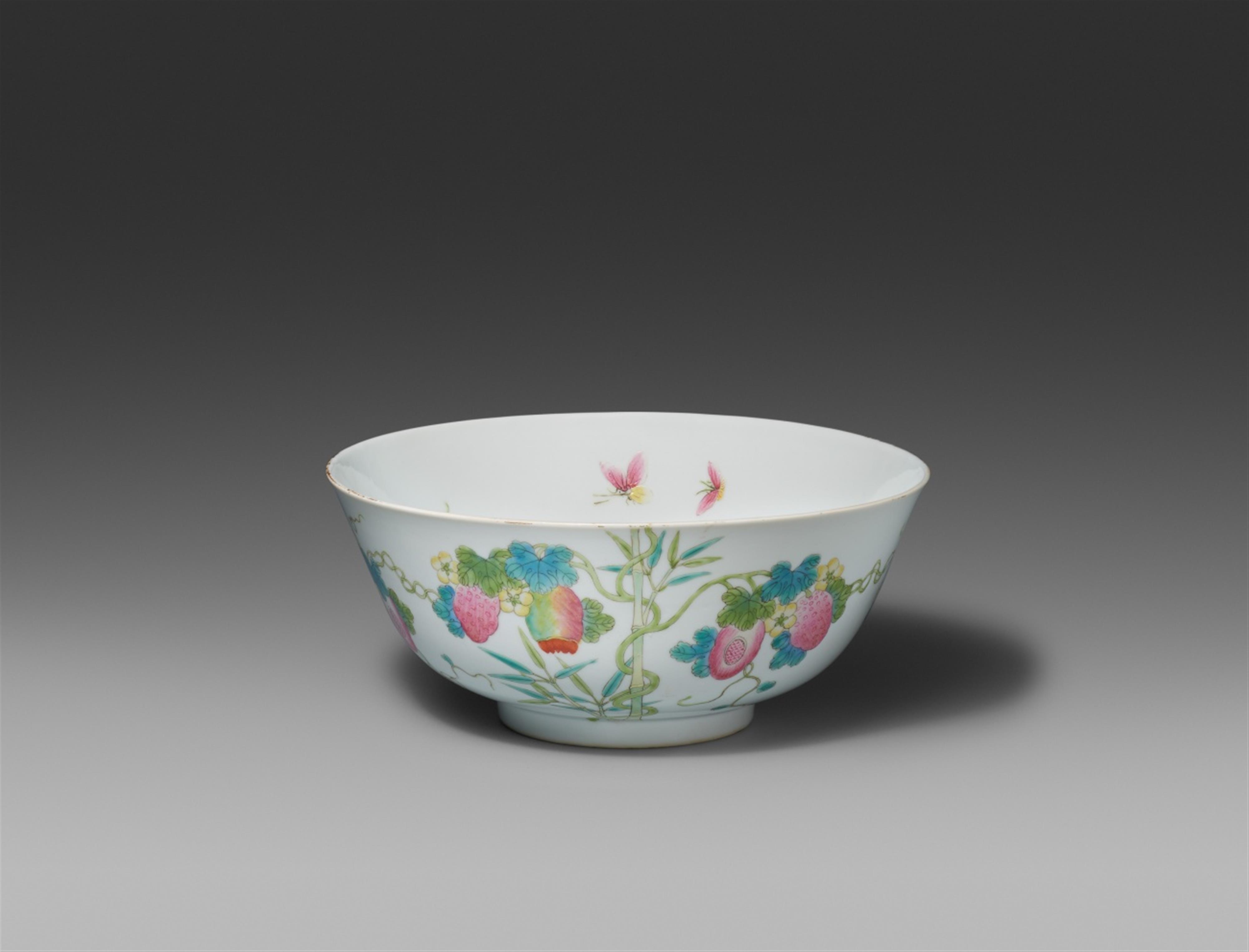 A famille rose bowl. Guangxu period (1875–1908) - image-1