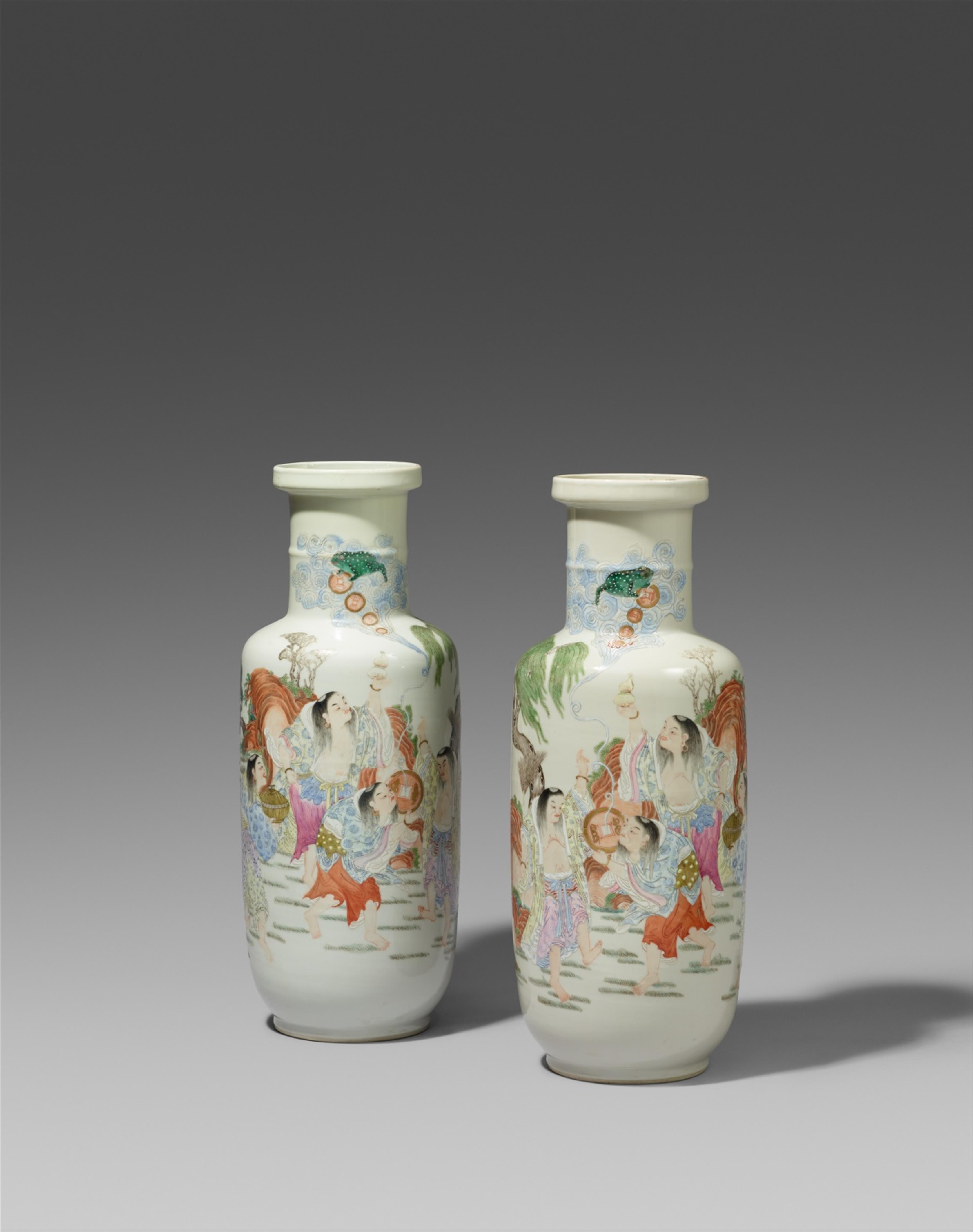 A pair of famille rose-rouleau vase. Republic period (1912–1949) - image-1