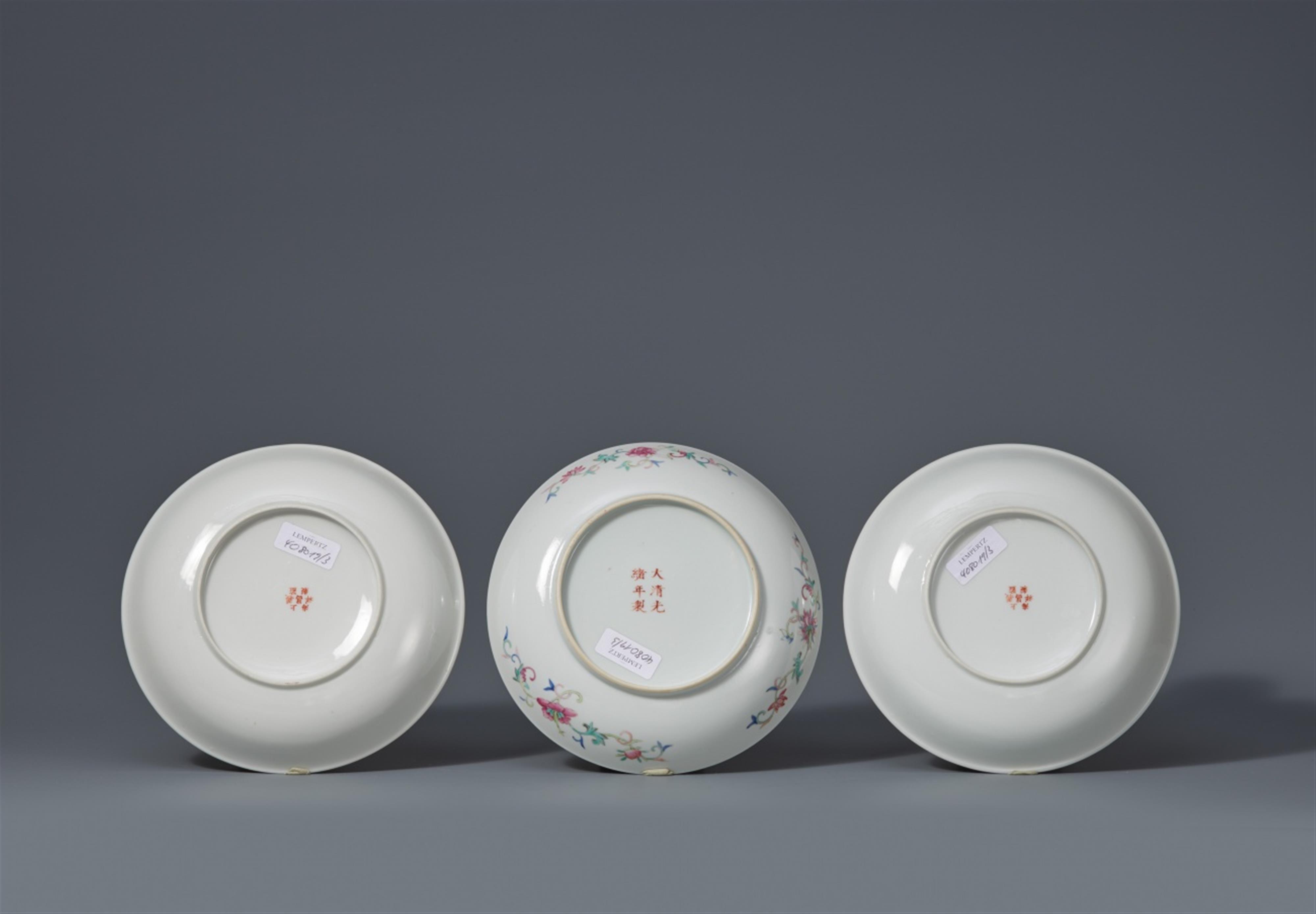 Three famille rose phoenix dishes. Guangxu period (1875–1908) and later - image-2