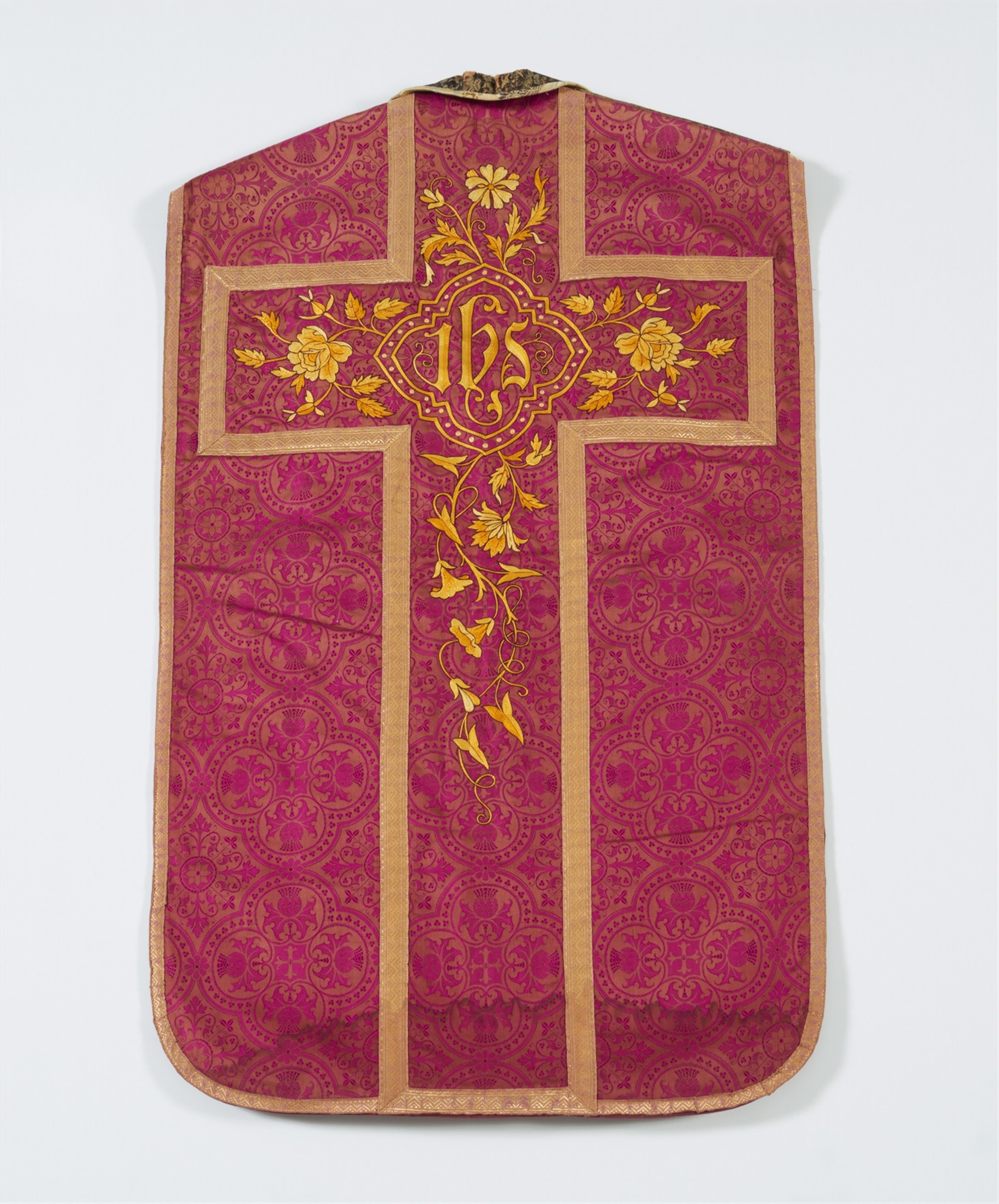 A dark red woven cotton liturgical vestment (chasuble). Probably Krefeld. Late 19th century - image-1