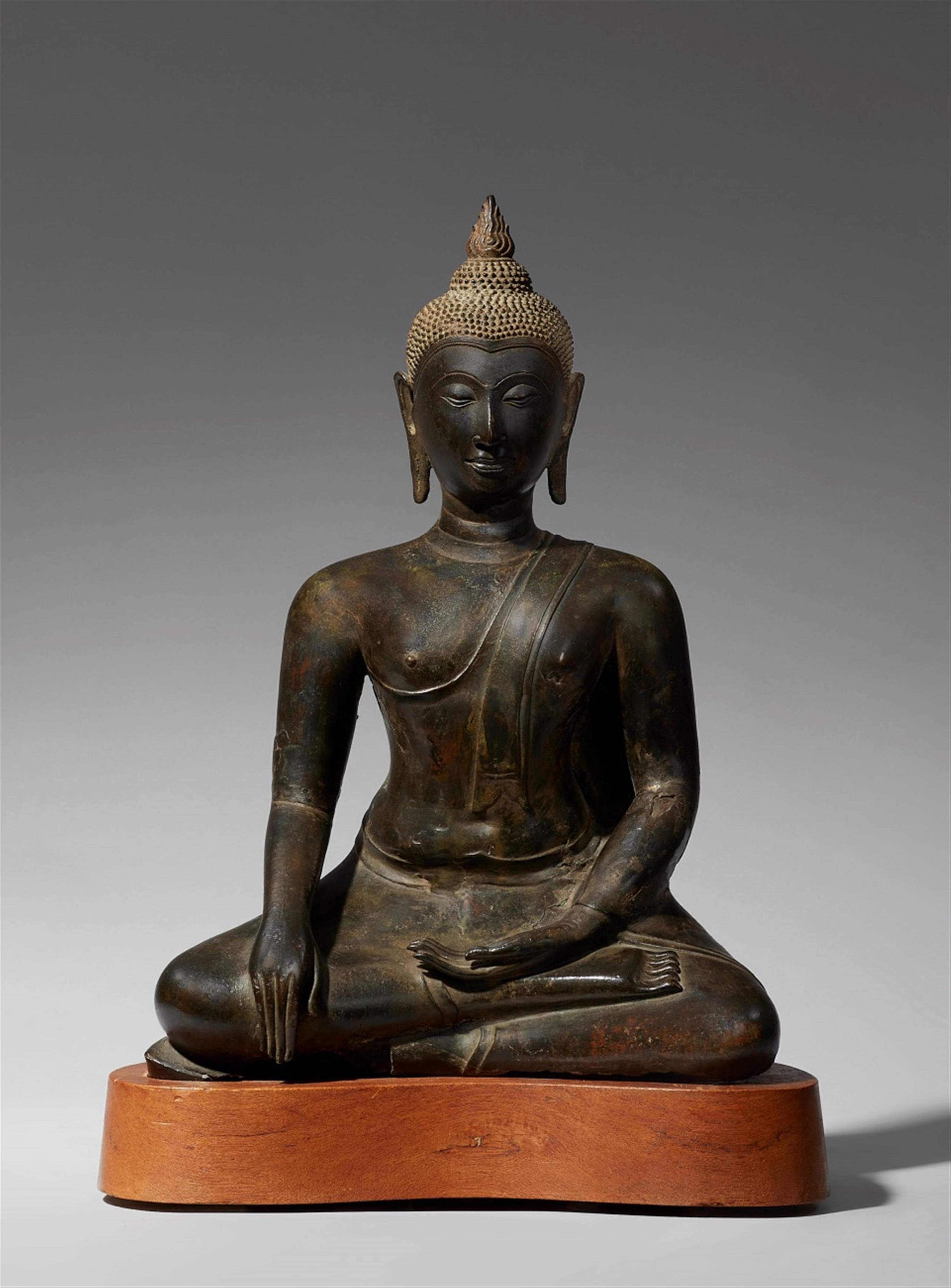 Buddha Maravijaya. Bronze. Thailand. Wohl 17. Jh. - image-1