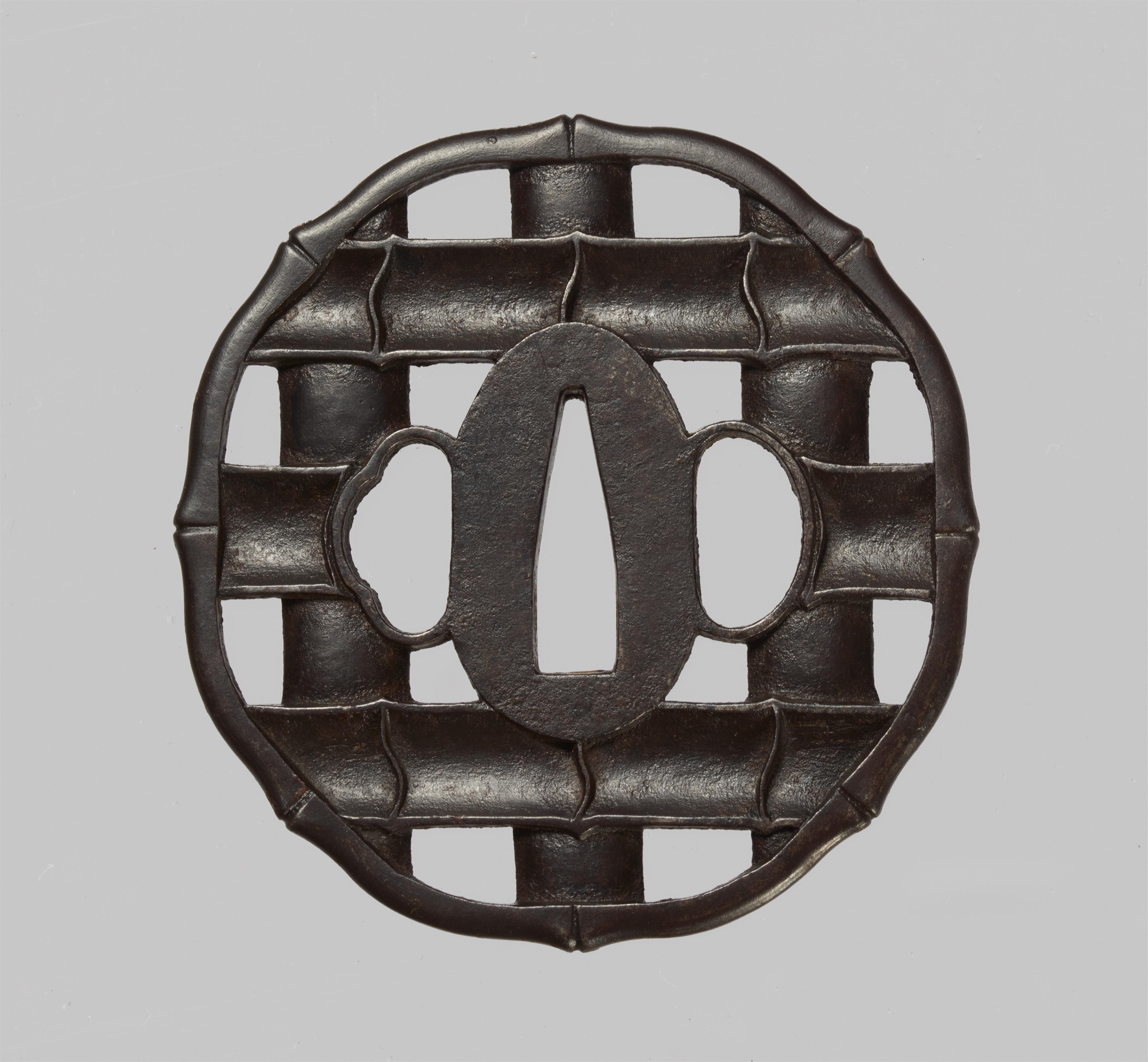 An iron tsuba, Edo period - image-1
