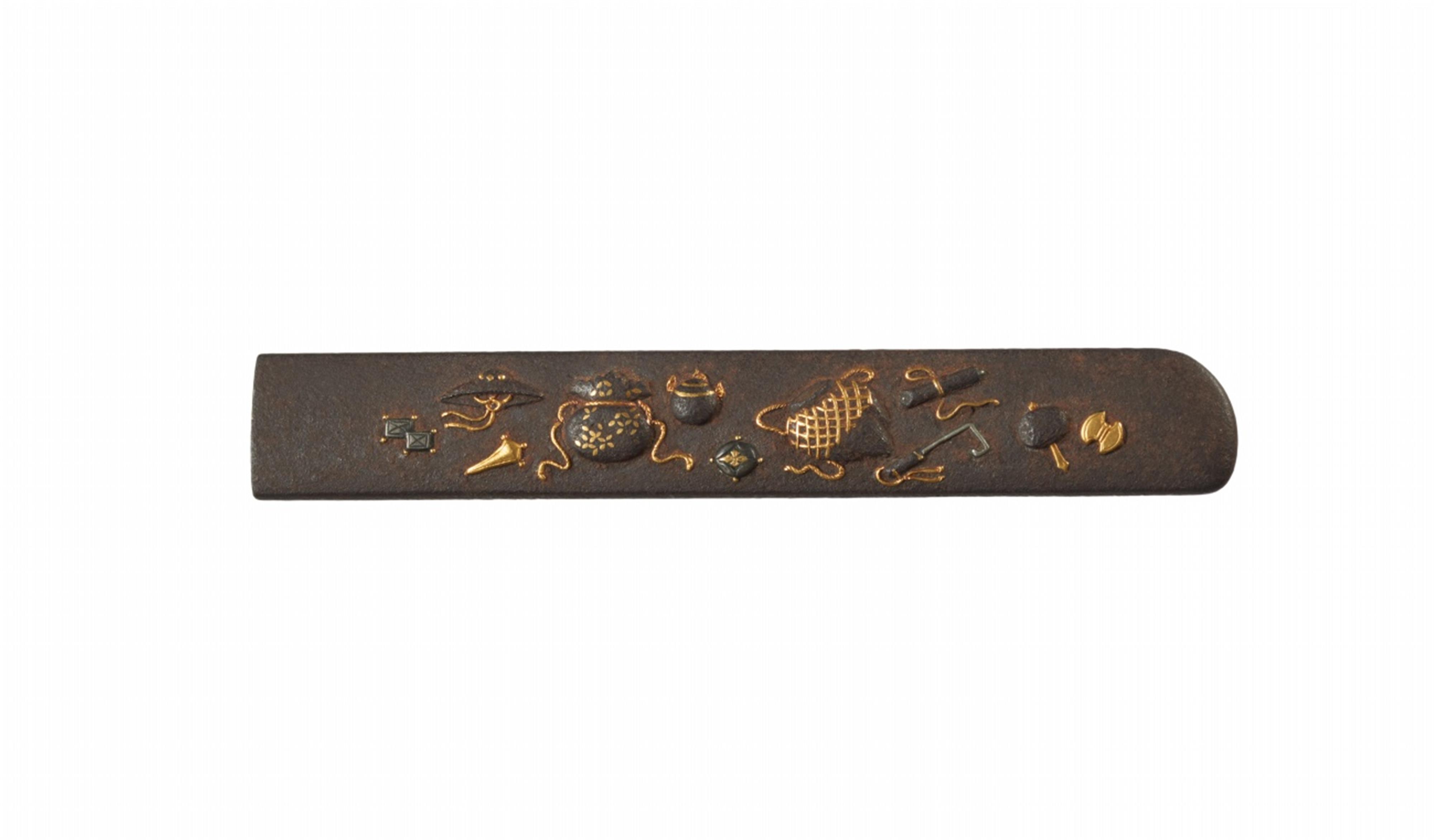 An iron kozuka. 18th century - image-1