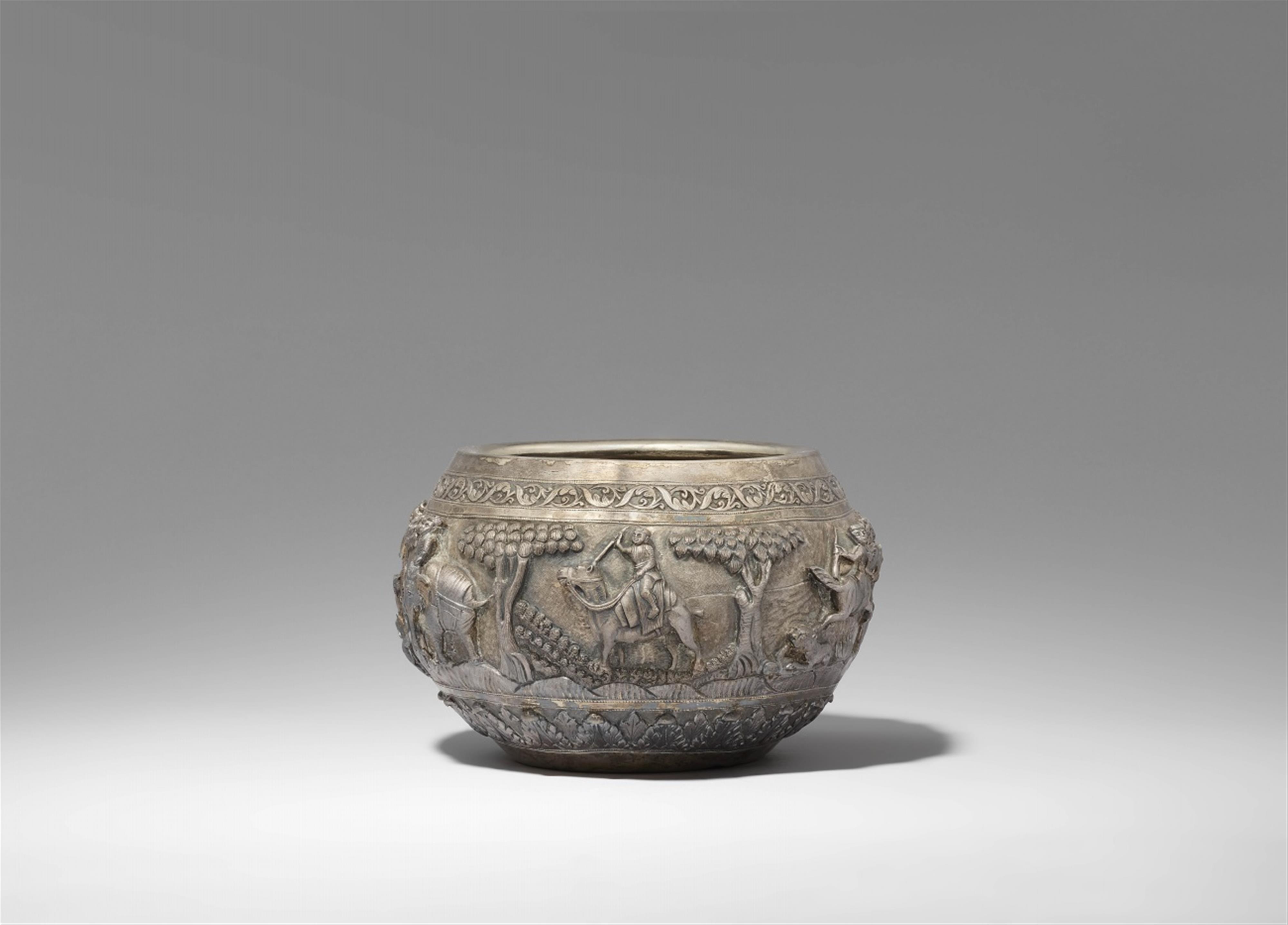 A Burmese silver bowl. First half 20th century - image-1