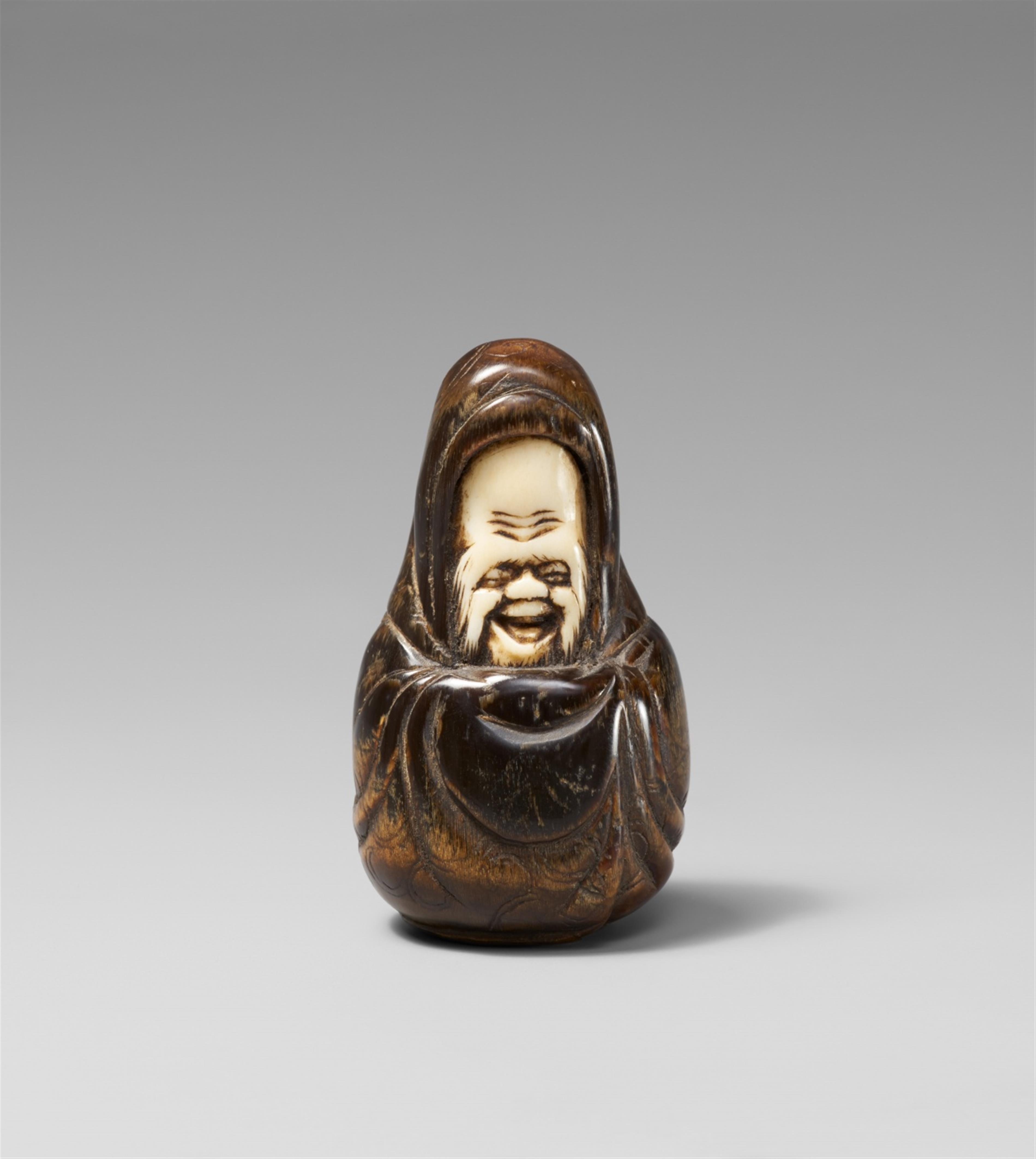 A horn and ivory netsuke of a laughing Fukurokuju. 19th century - image-1