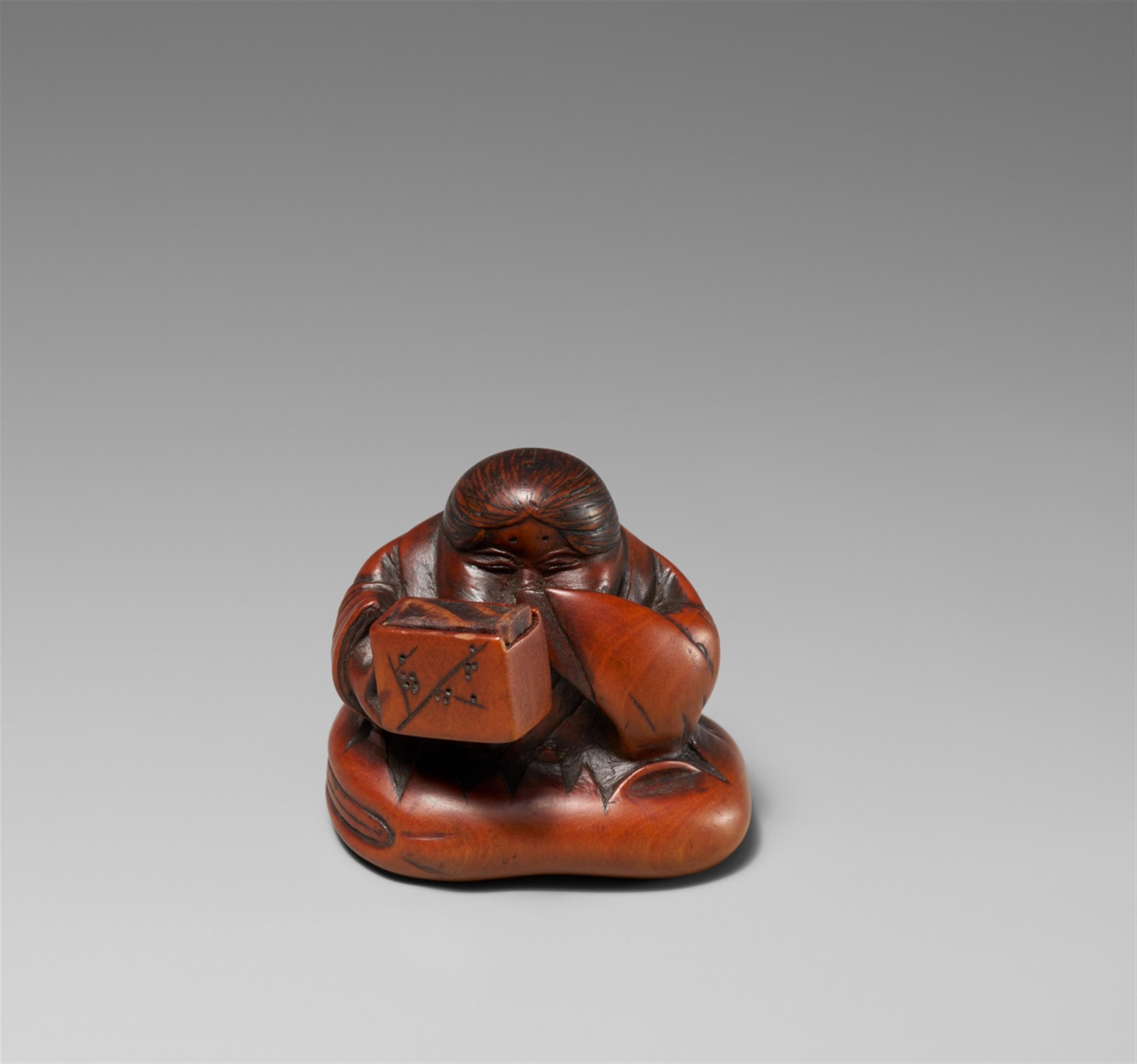 A boxwood netsuke of a Okame with a box. 19th century - image-1