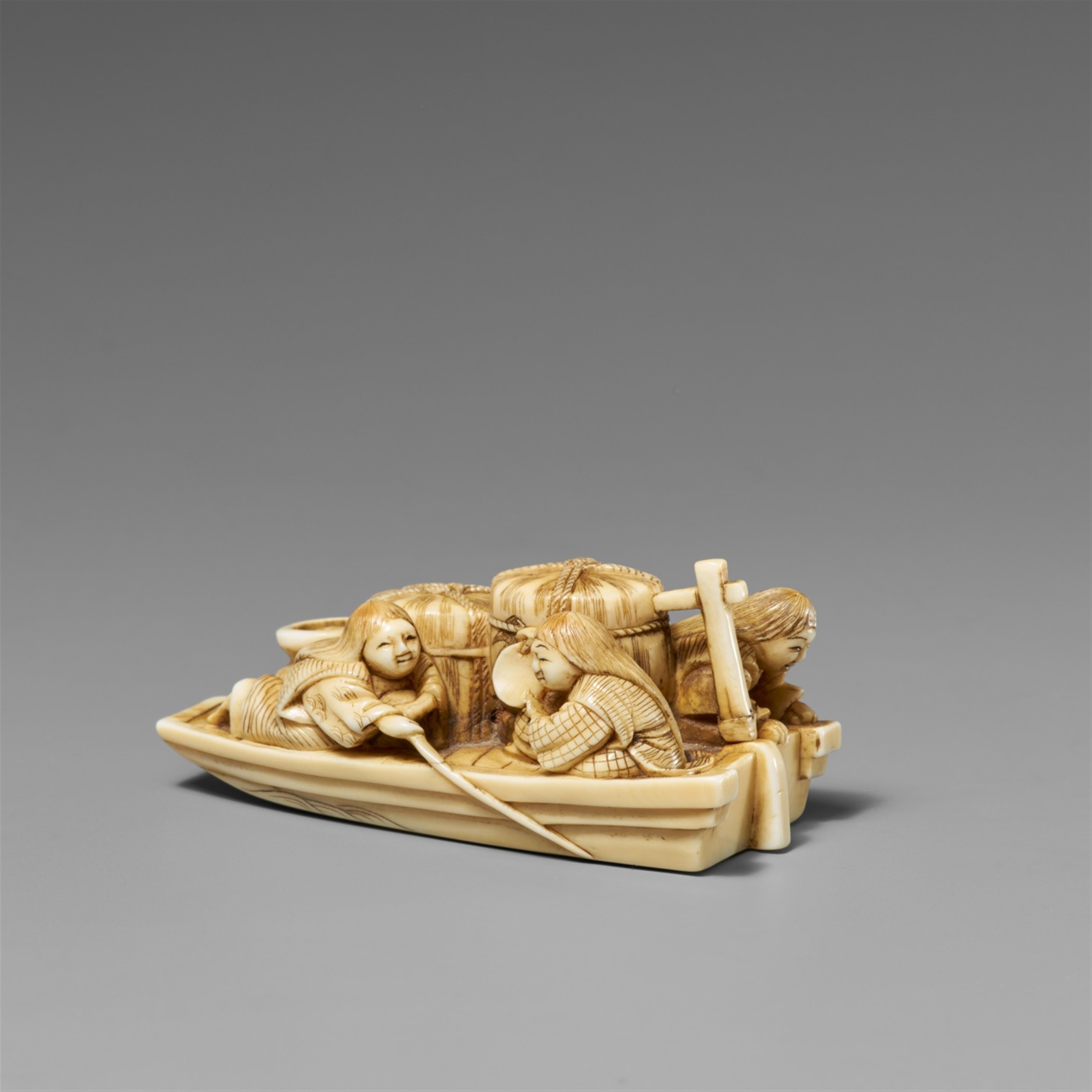 An ivory netsuke of three shojo in a boat. Late 19th century - image-1