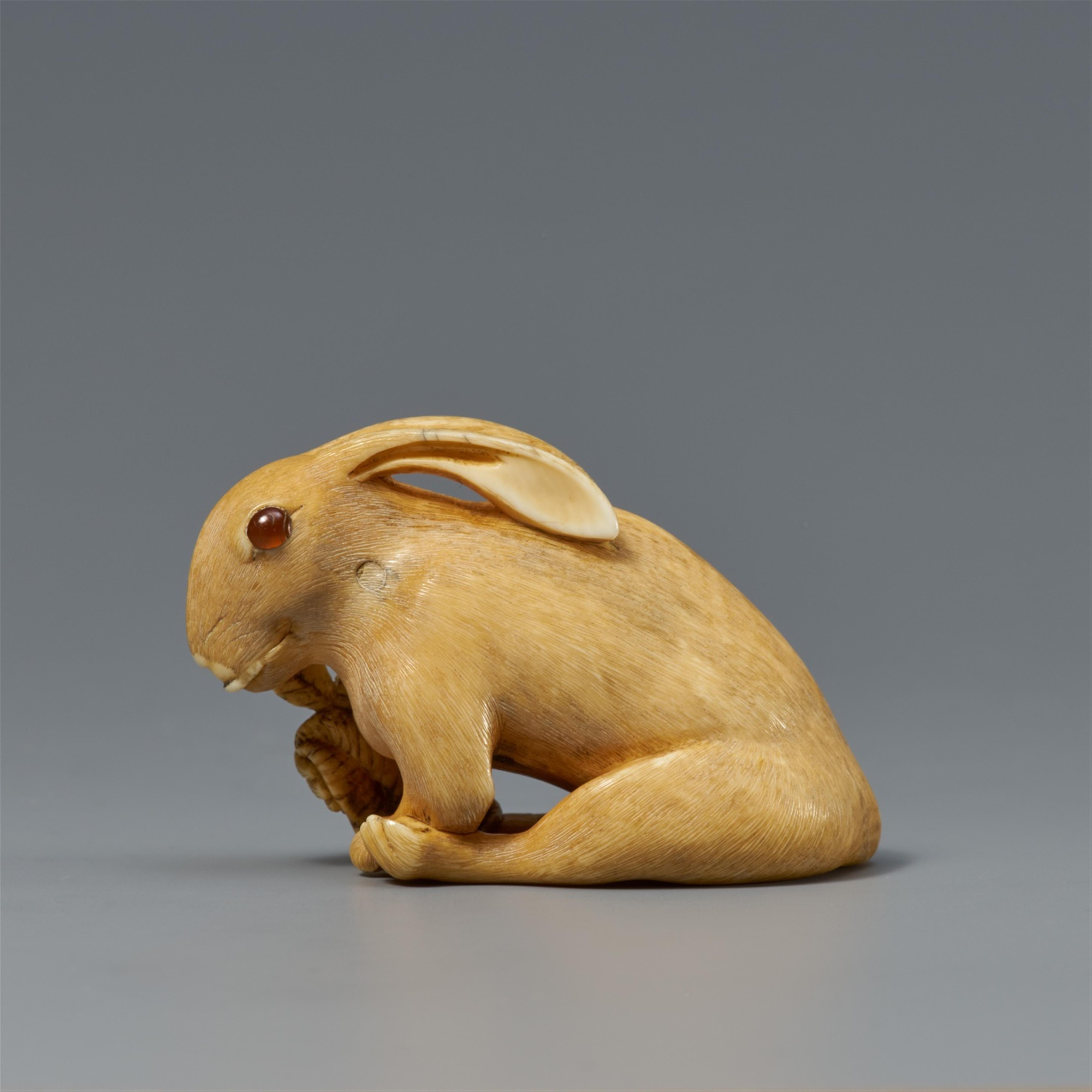 An ivory netsuke of a large hare. 19th century - image-2