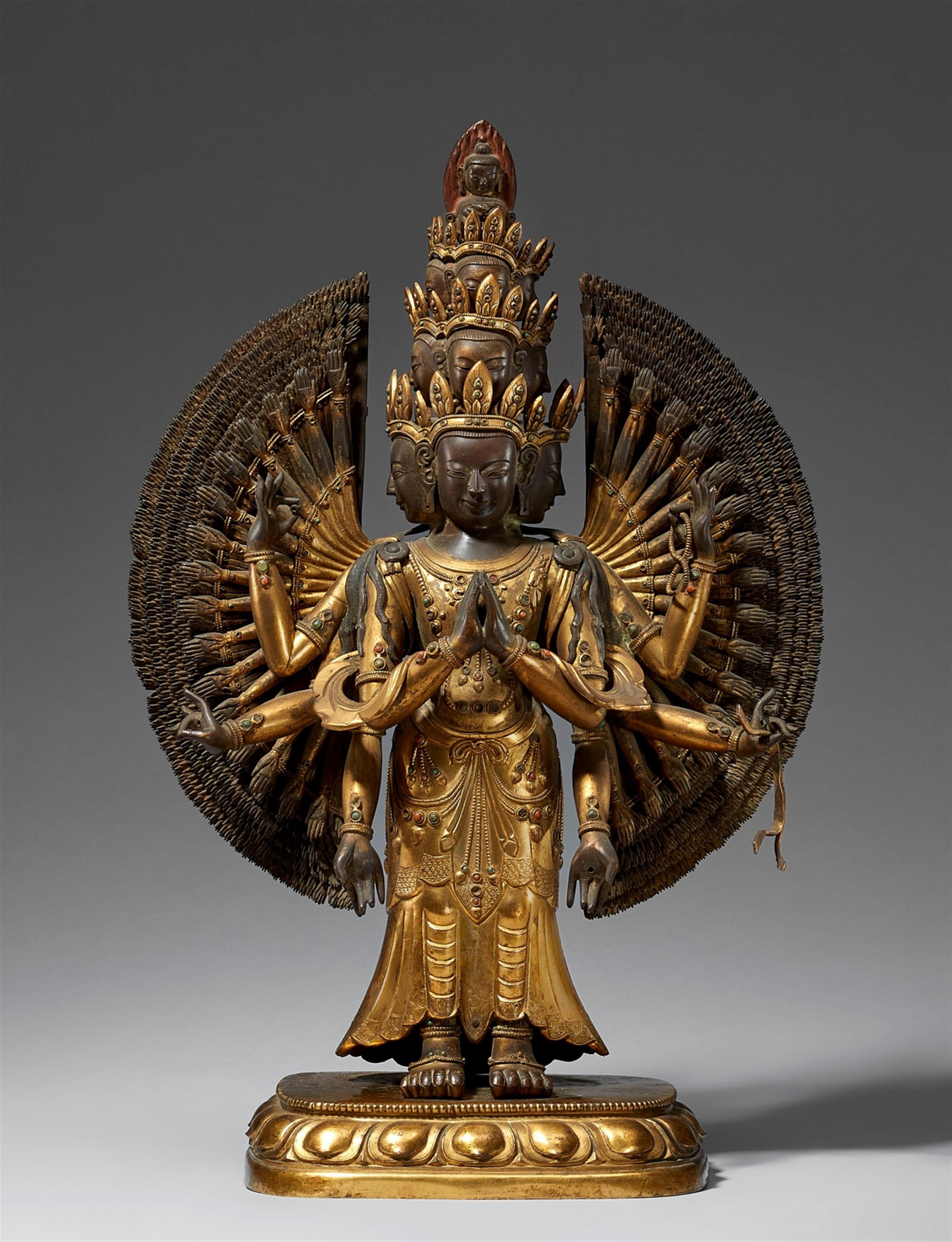 A large and exquisite casted gilt bronze figure of Avalokiteshvara Ekadashamukha. Tibetochinese. 18th century - image-1