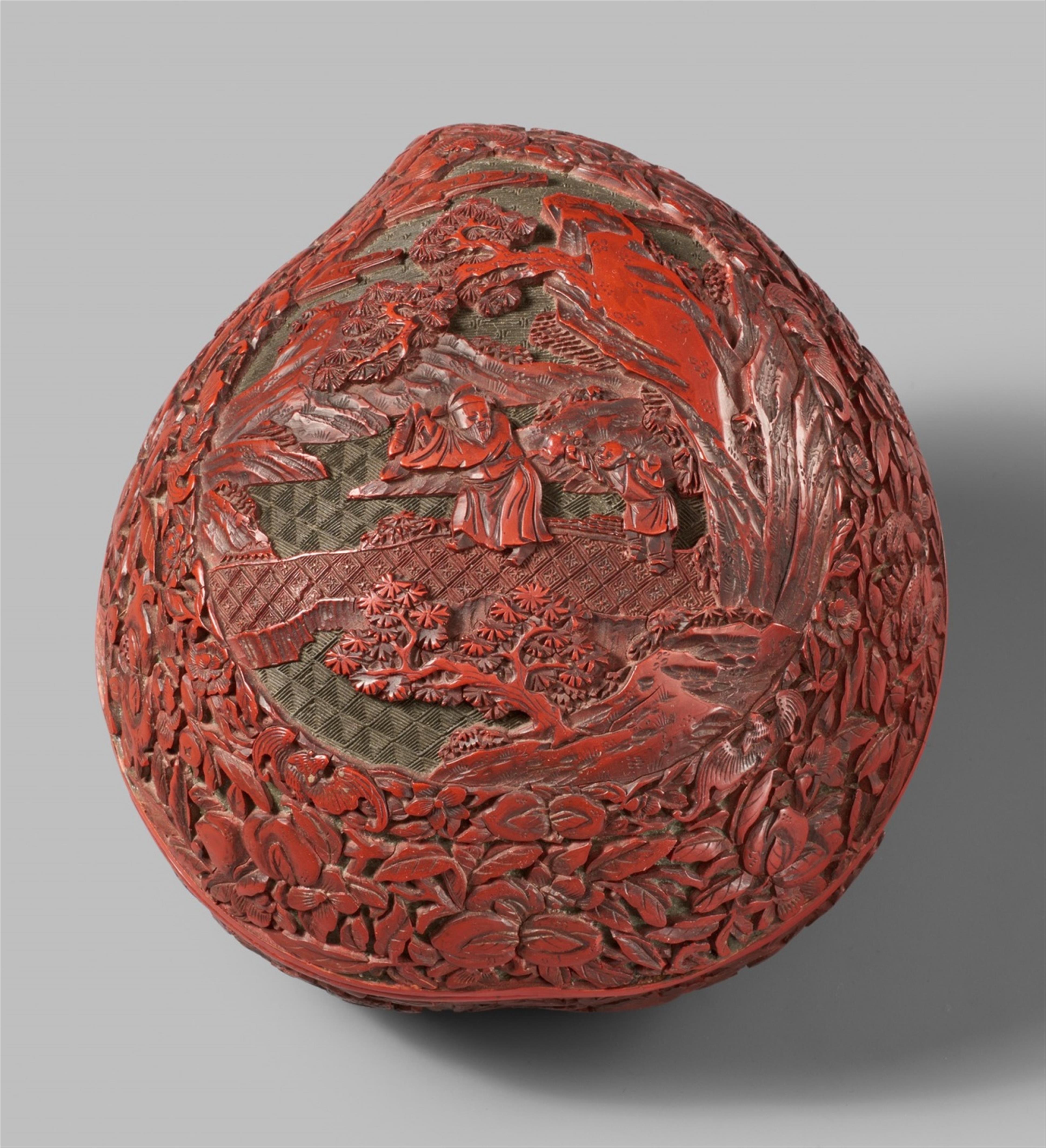 A carved red lacquer peach-shaped lidded box. 19th century - image-1