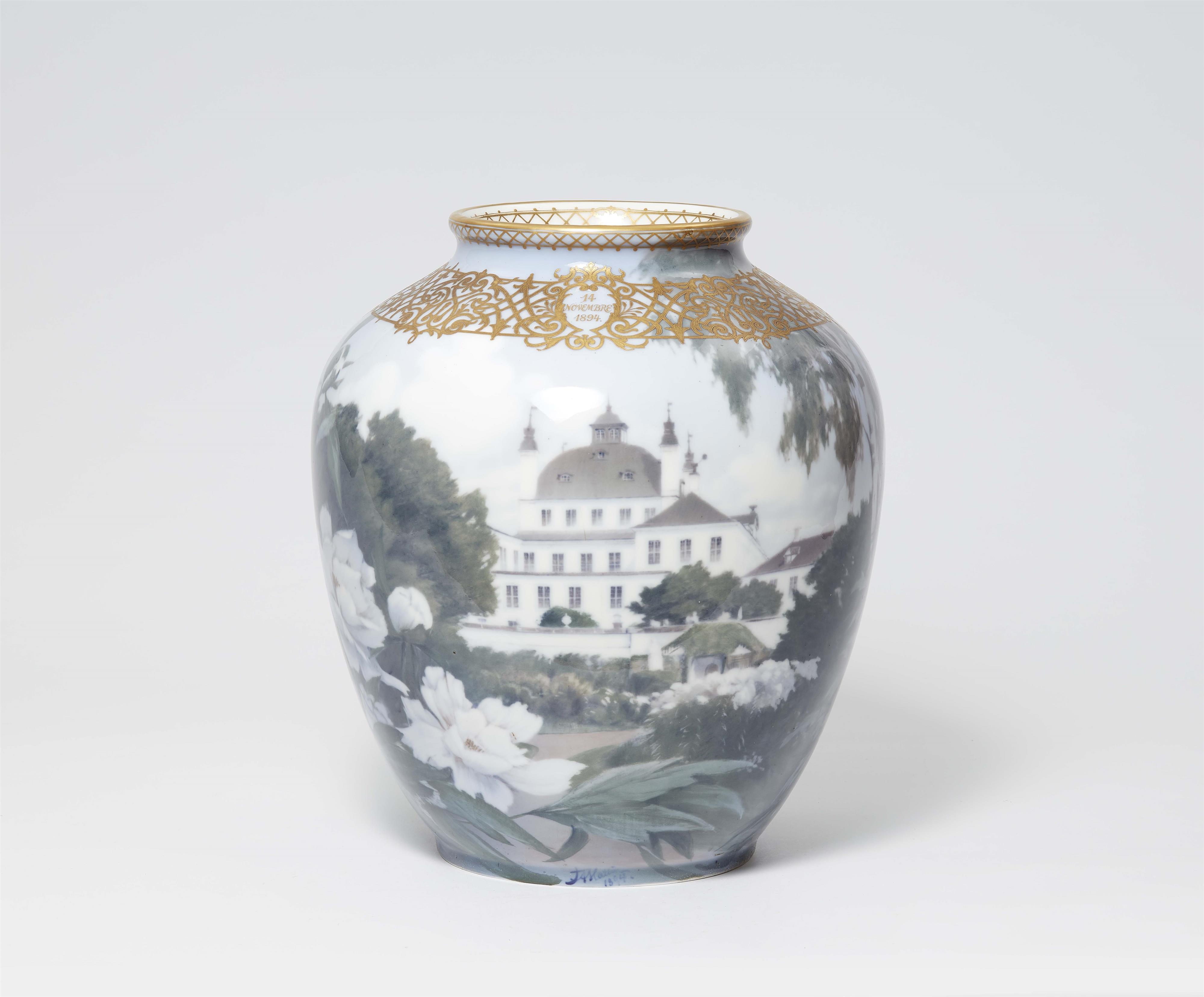 An important Royal Copenhagen porcelain vase commemorating Tsar Nicholas II and Alix of Hesse-Darmstadt, later Tsarina Alexandra Fjodorovna - image-2