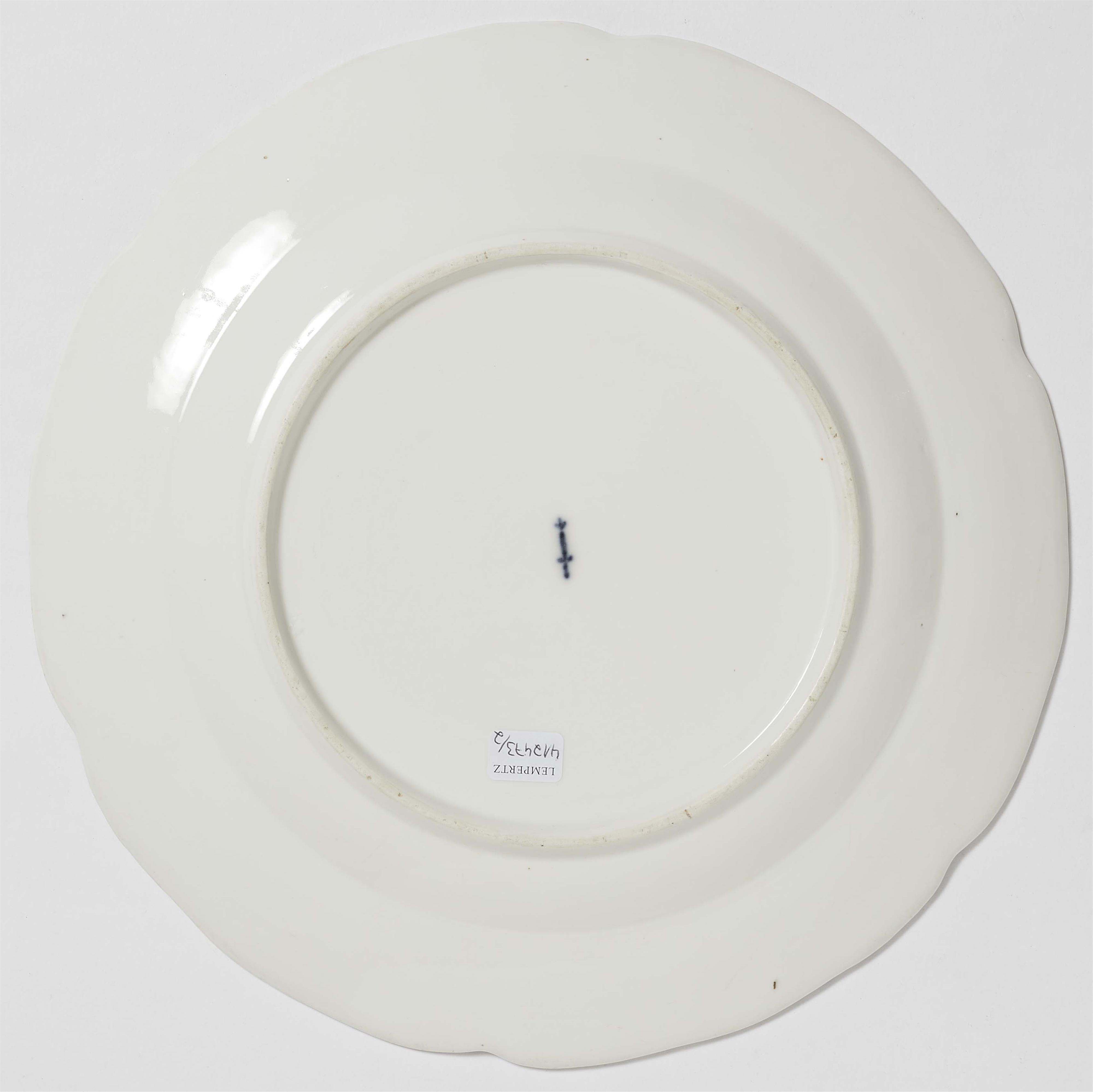 A pair of Berlin KPM porcelain dinner plates from a service for Diede zu Fürstenstein - image-2