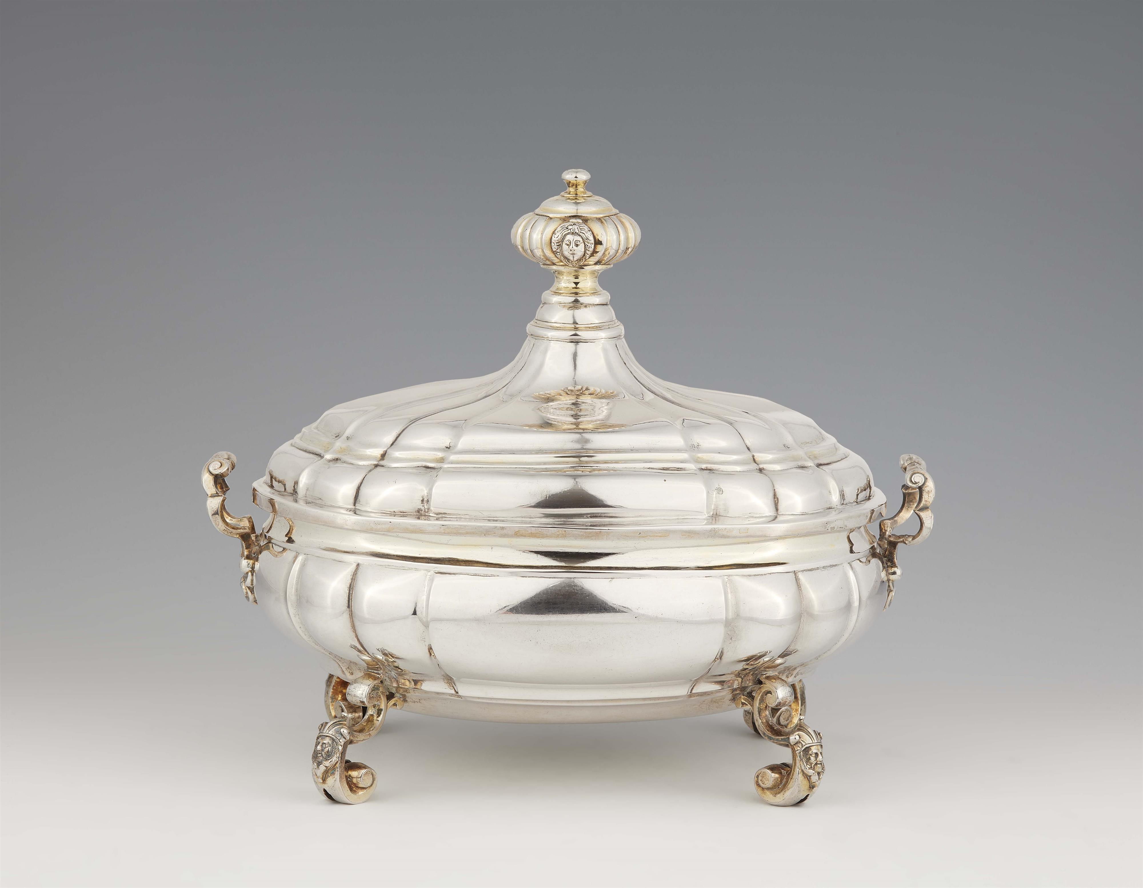 A Güstrow Baroque silver tureen - image-1