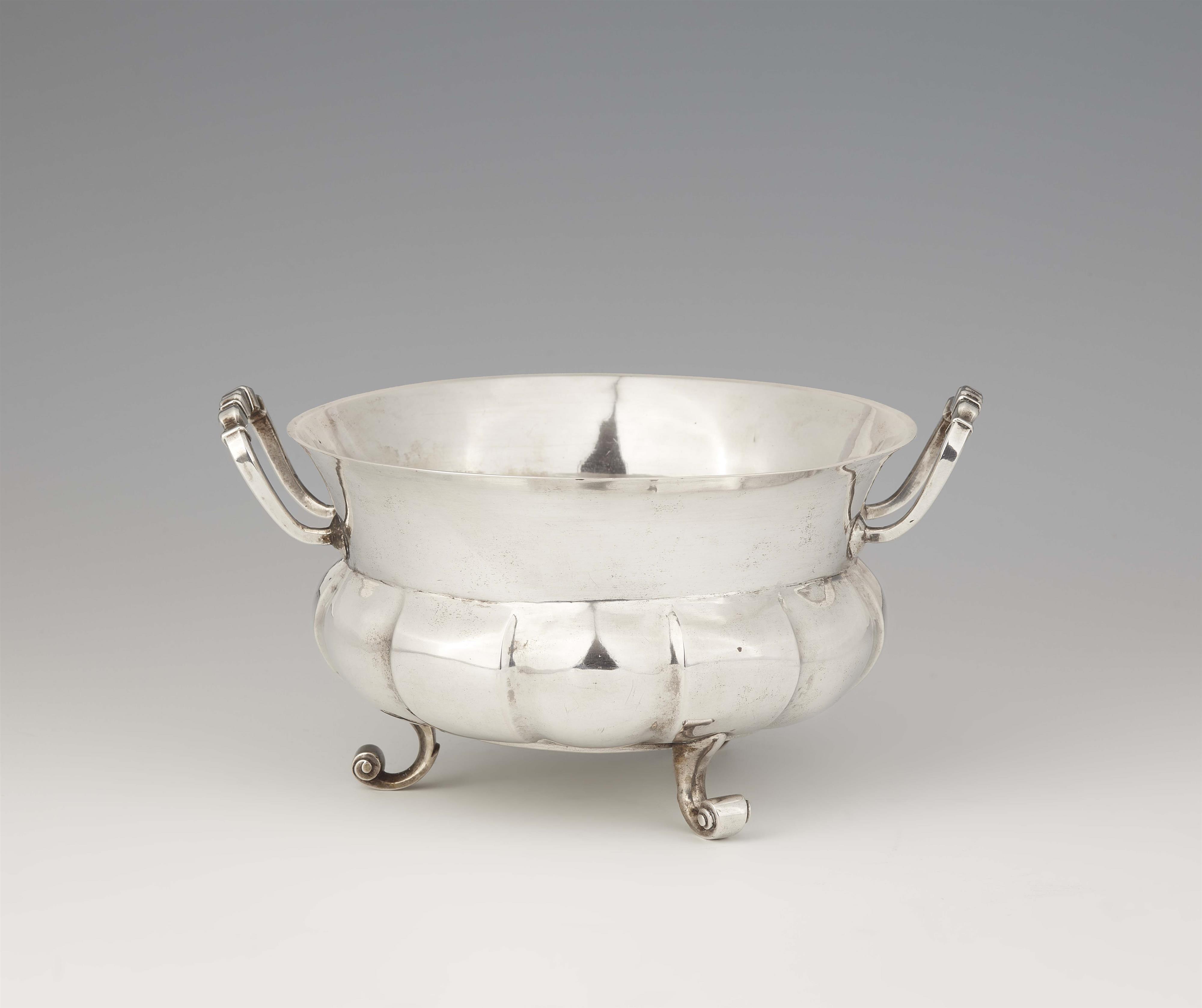 An Aurich silver dish - image-1