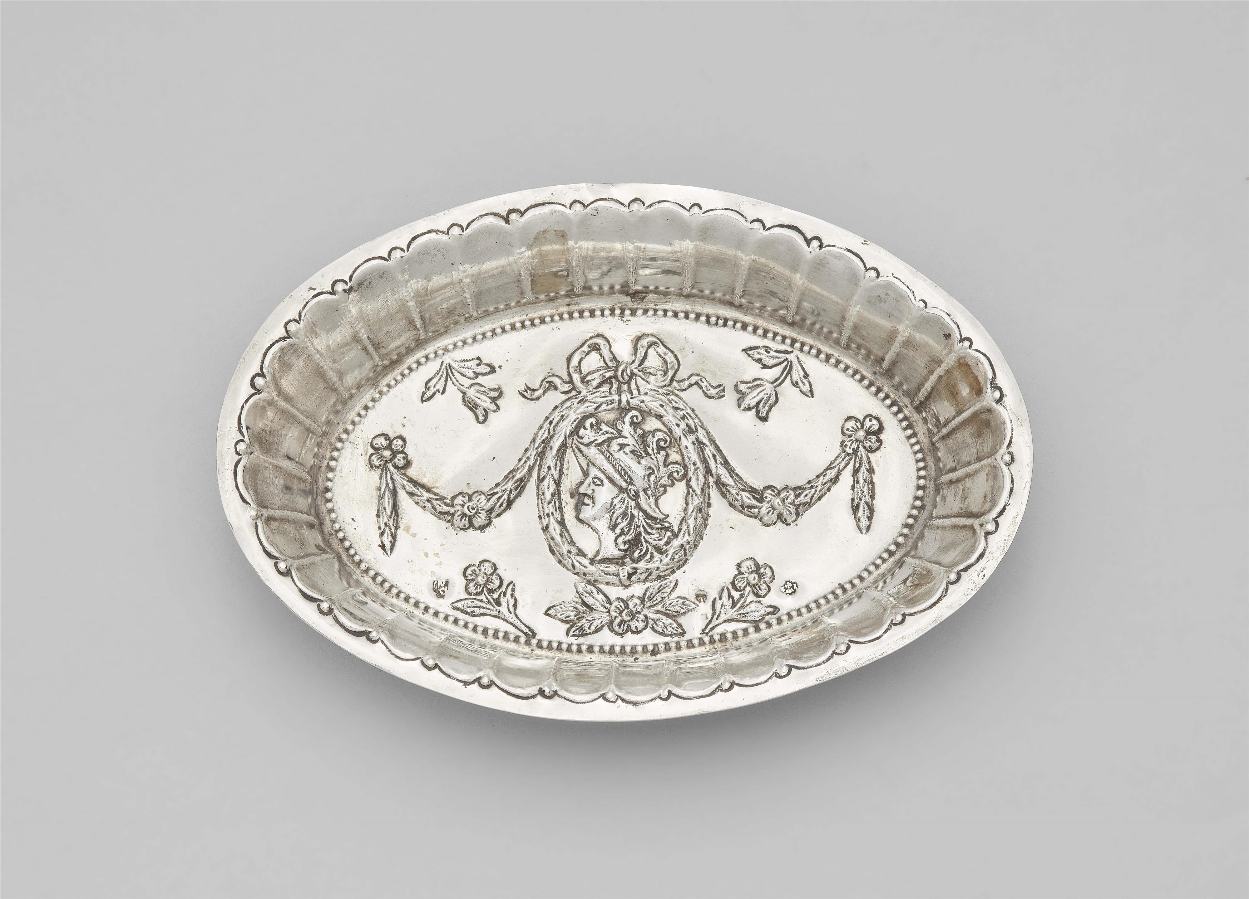 A Königsberg silver dish - image-1