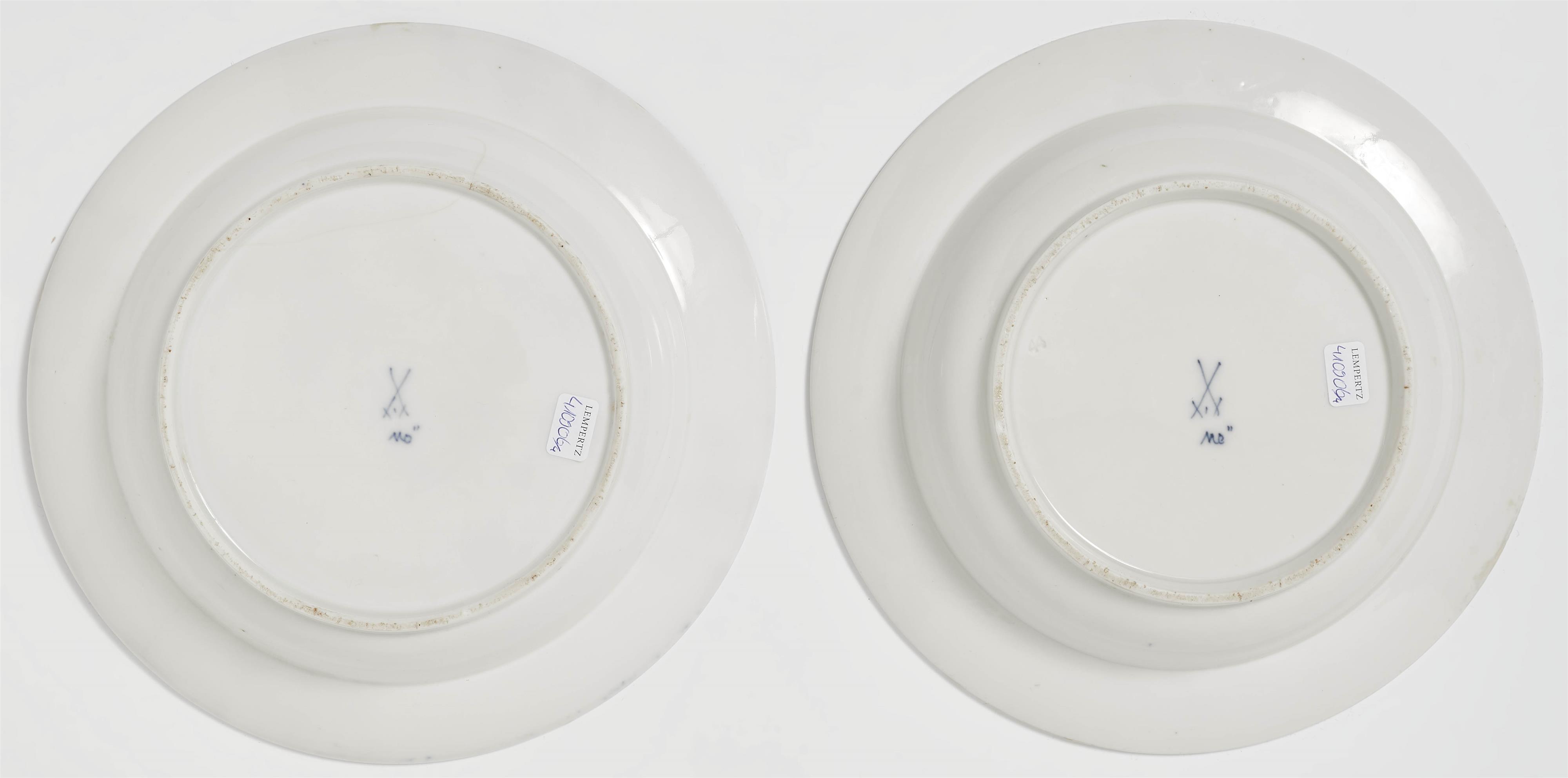 Four Meissen porcelain dishes with rare underglaze blue Chinoiserie decor - image-3