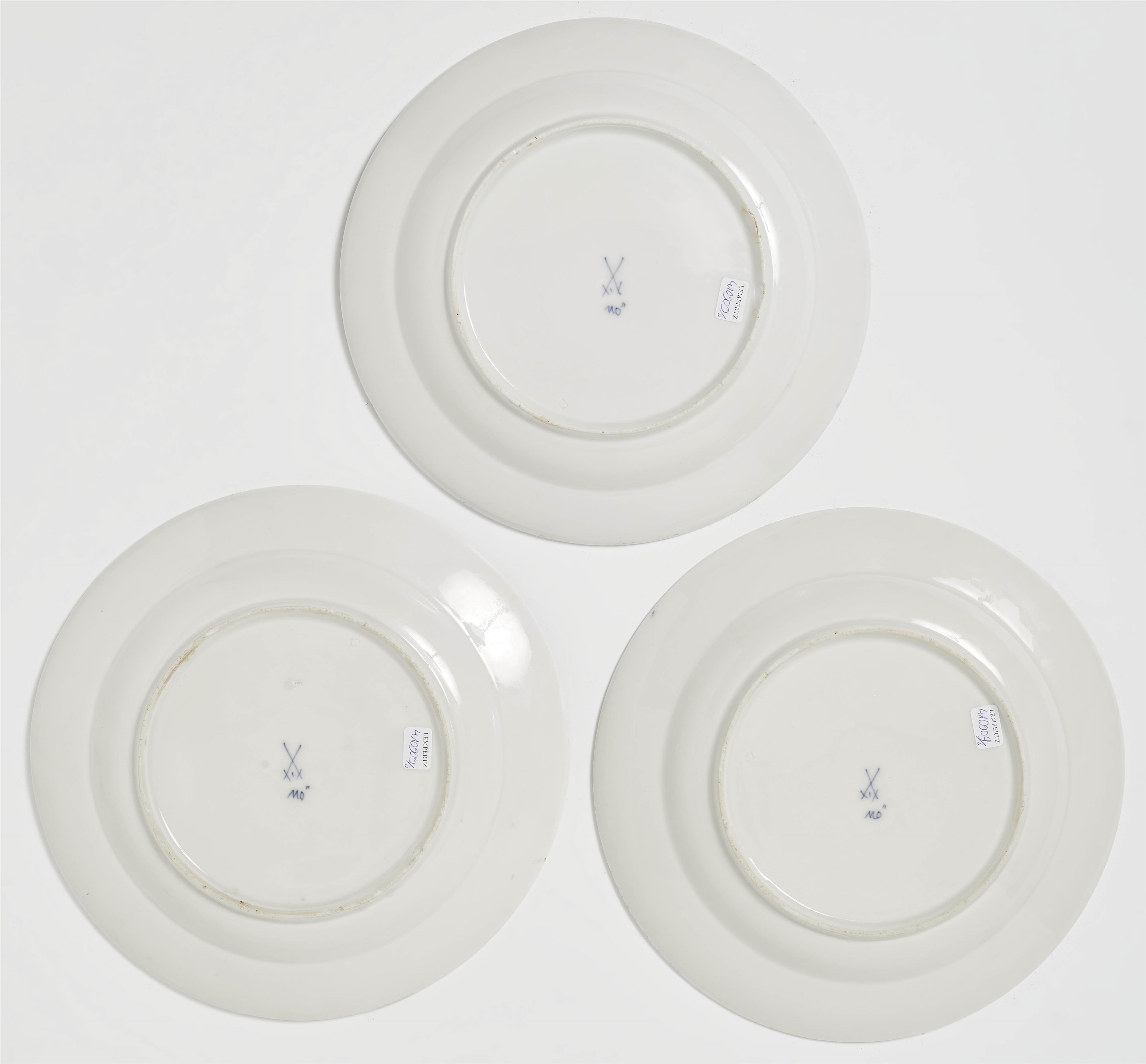Six Meissen porcelain dinner plates with rare underglaze blue Chinoiserie decor - image-5