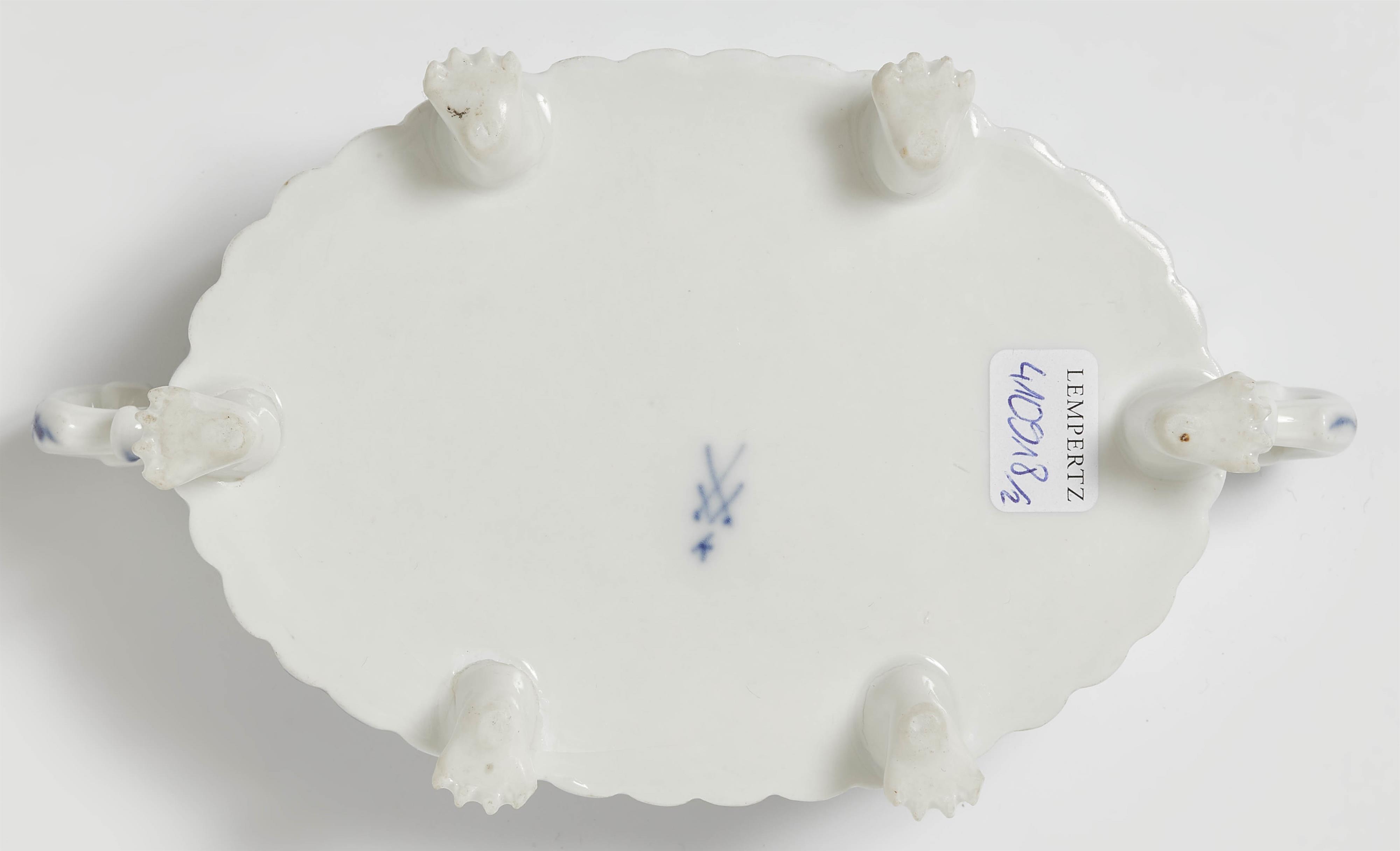 A Meissen porcelain box on paw feet - image-2