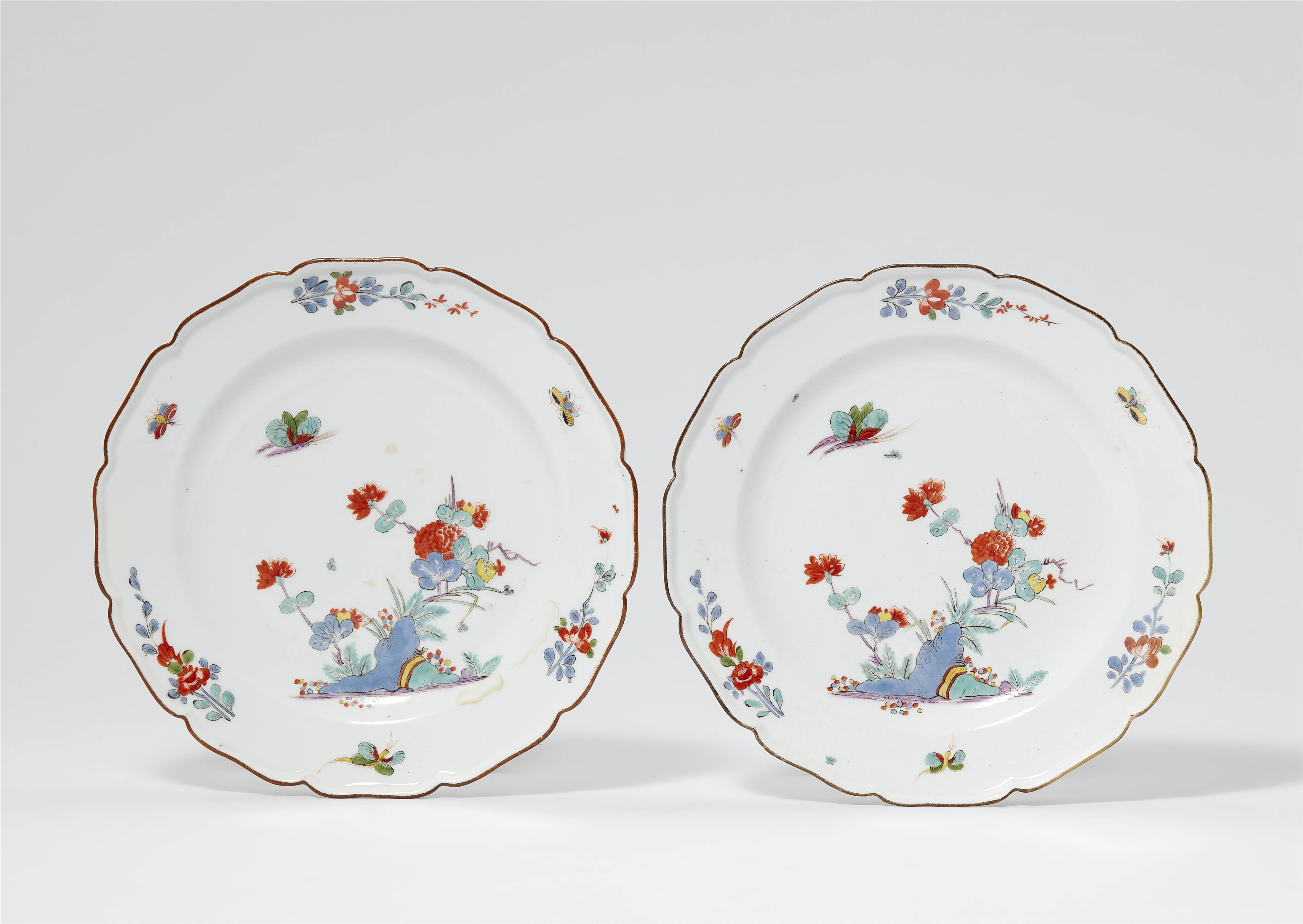 A pair of Meissen porcelain plates with Kakiemon decor - image-1