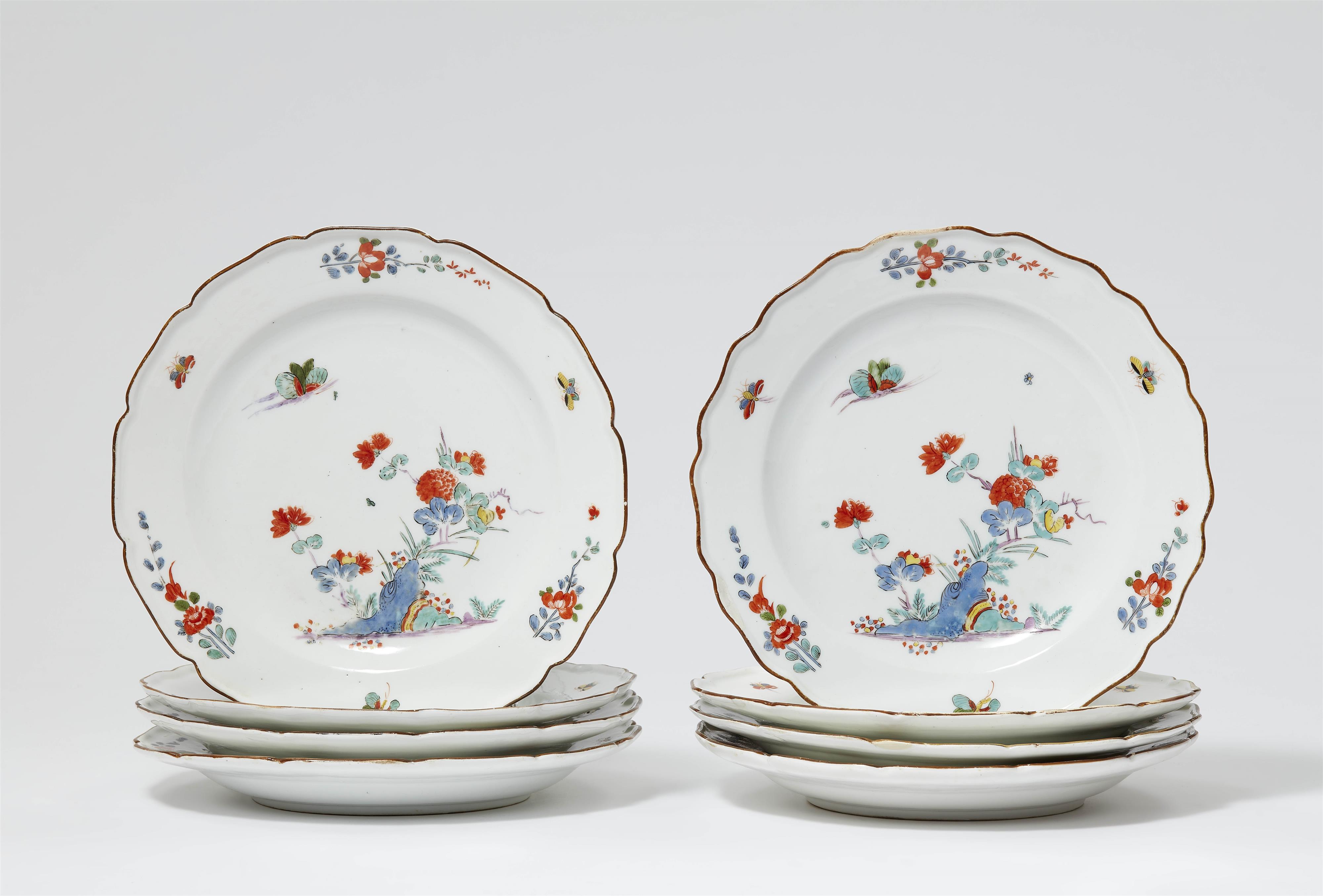 Eight Meissen porcelain plates with Kakiemon decor - image-1