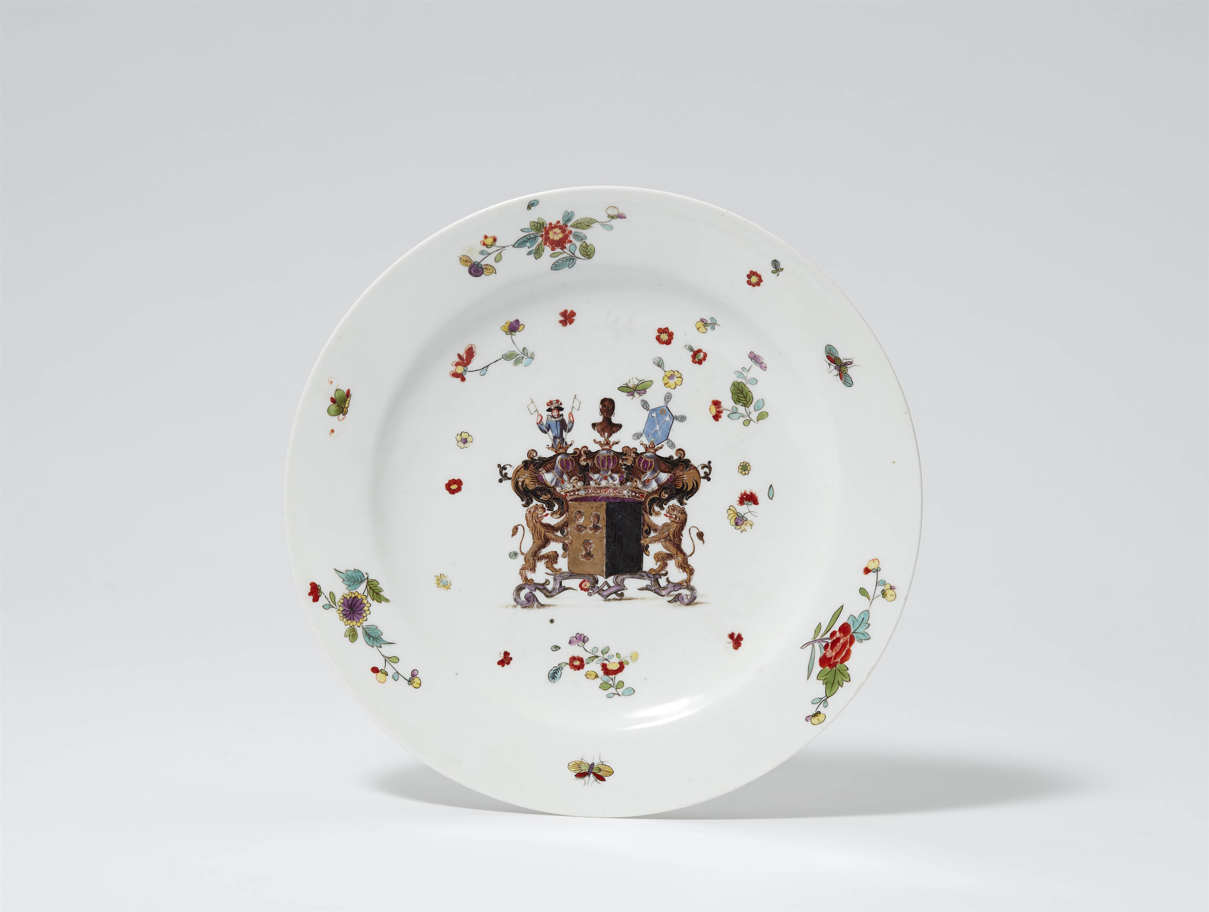 A Meissen porcelain plate from a dinner service for Count von Seydewitz - image-1