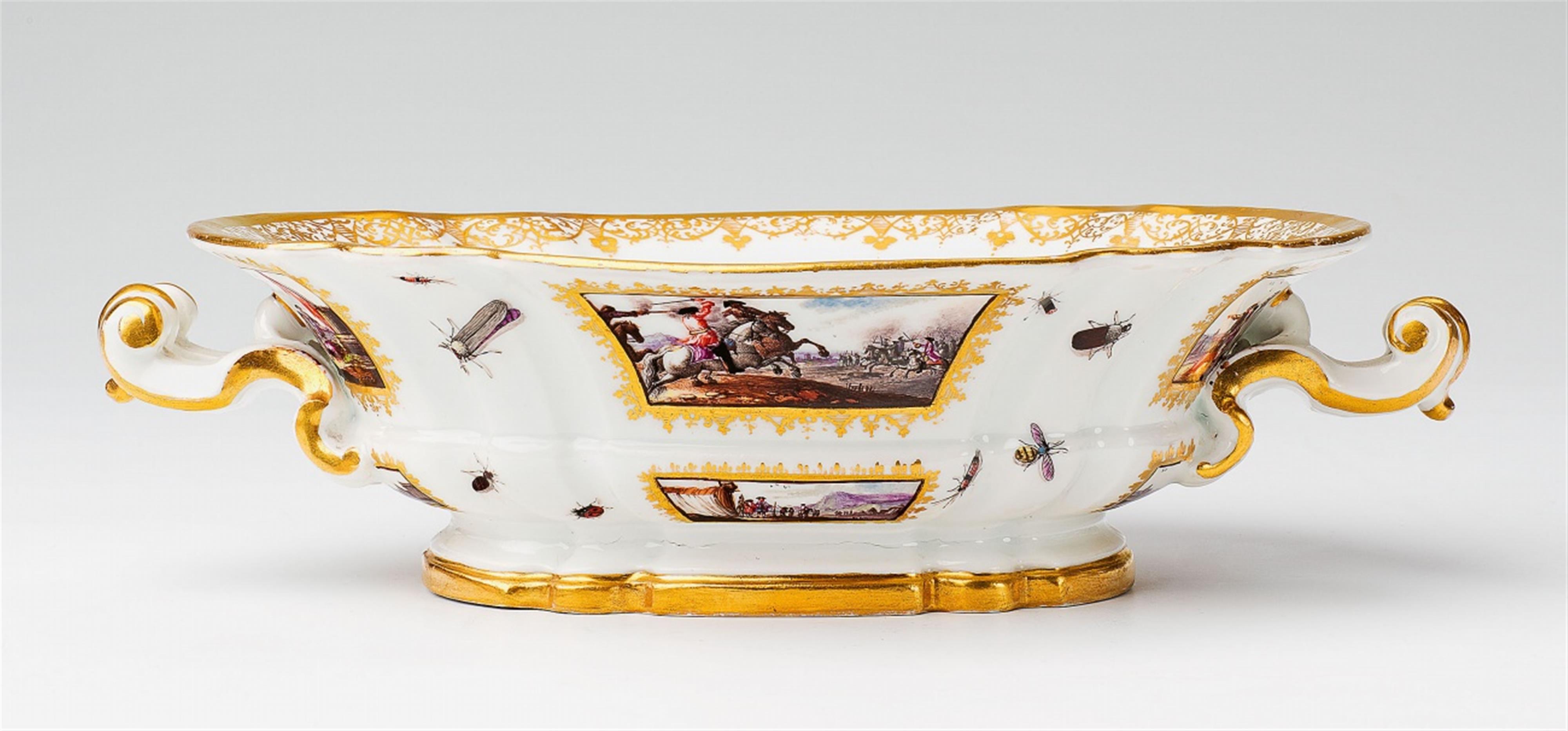 A Meissen porcelain bowl with military scenes - image-1