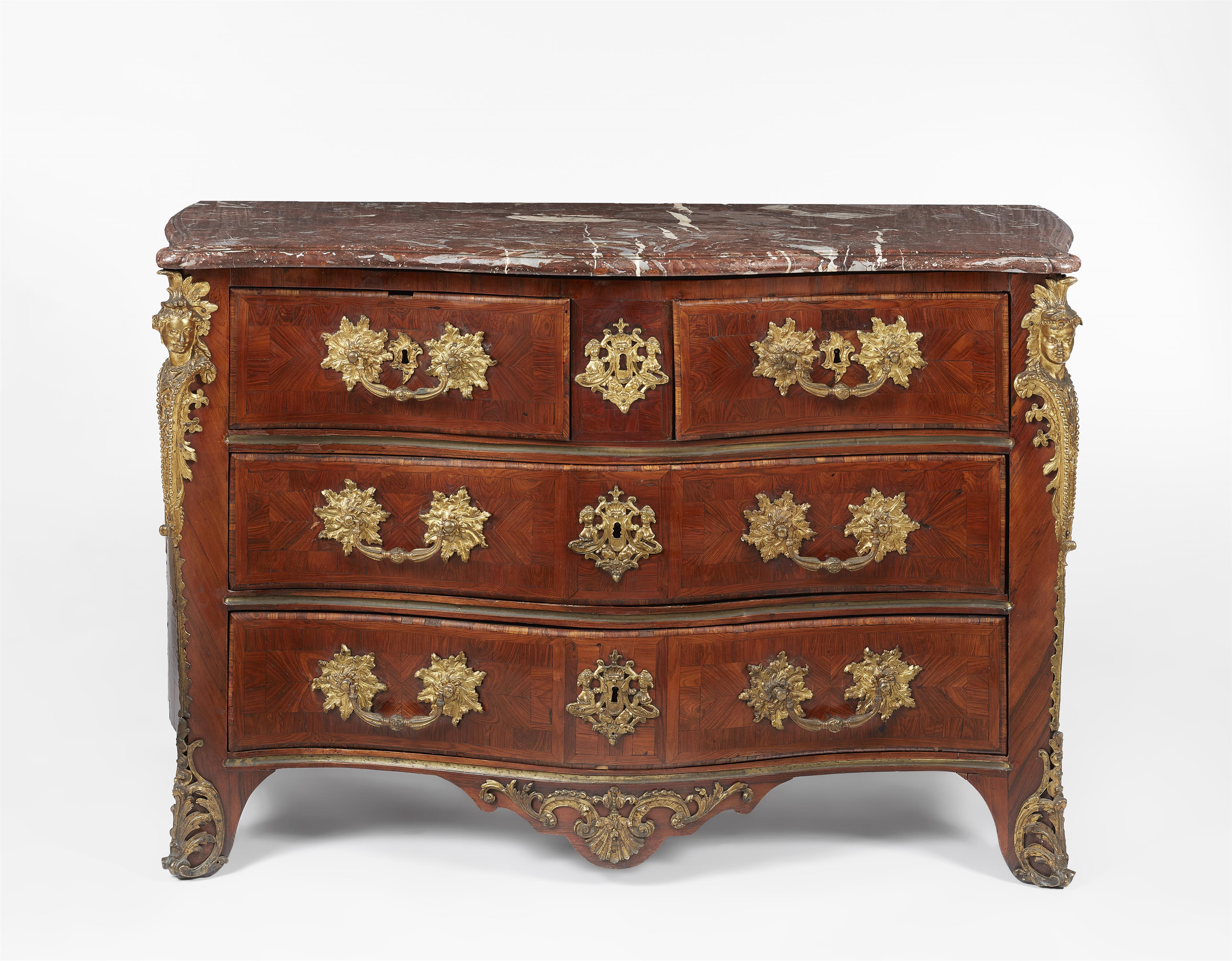 A Parisian Régence chest of drawers - image-1