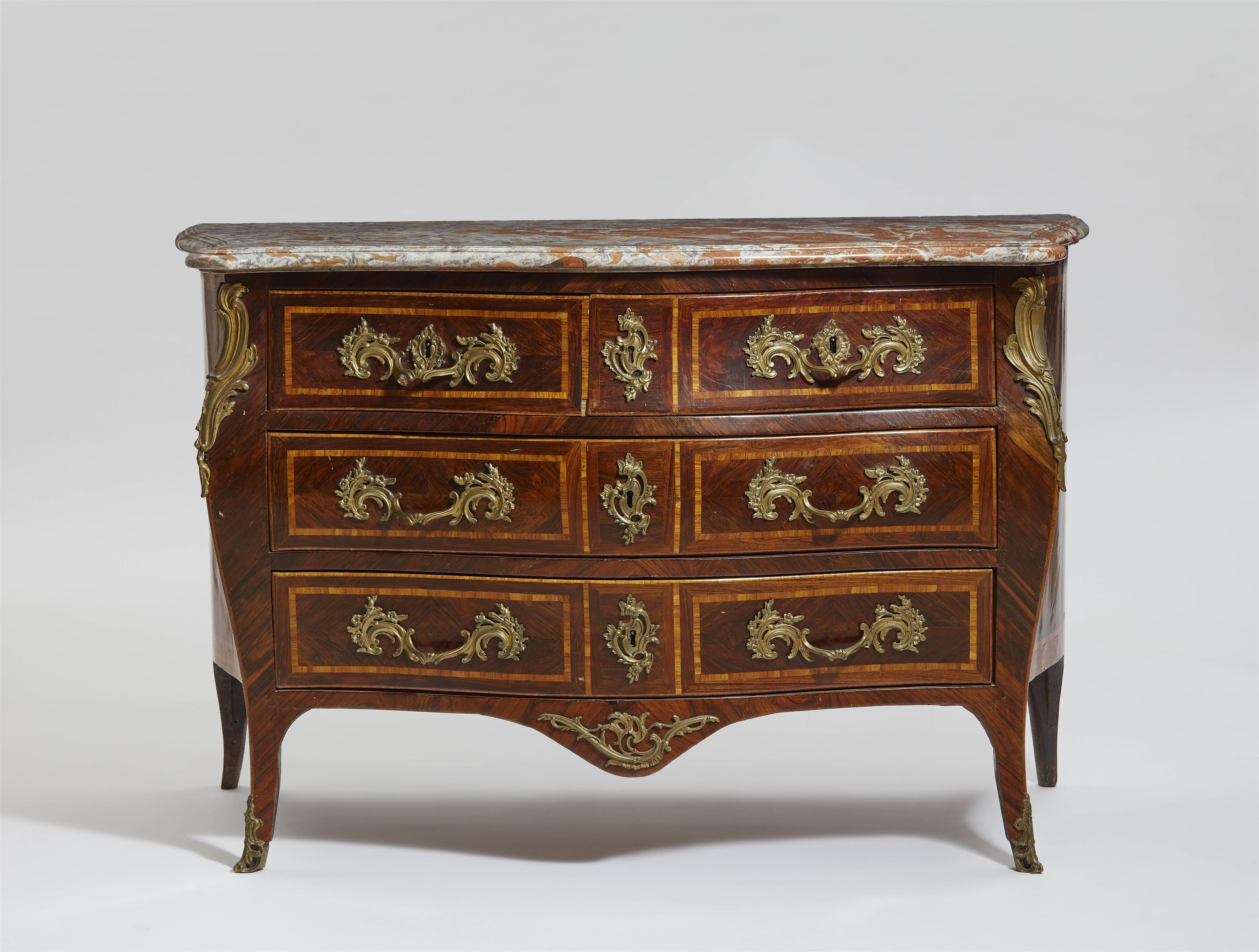 A Louis XV style chest of drawers - image-1