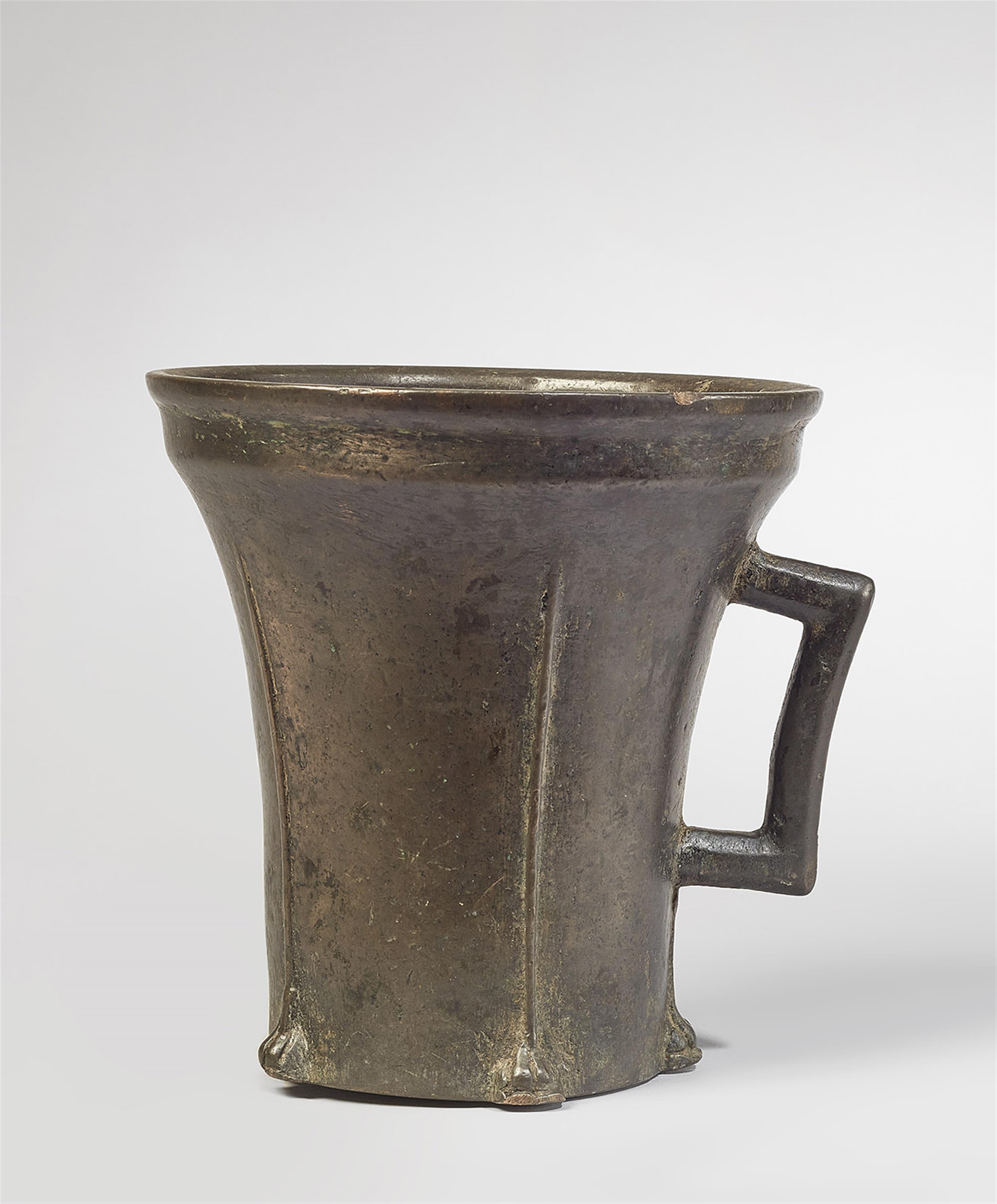 A Gothic single-handled mortar on paw feet - image-1