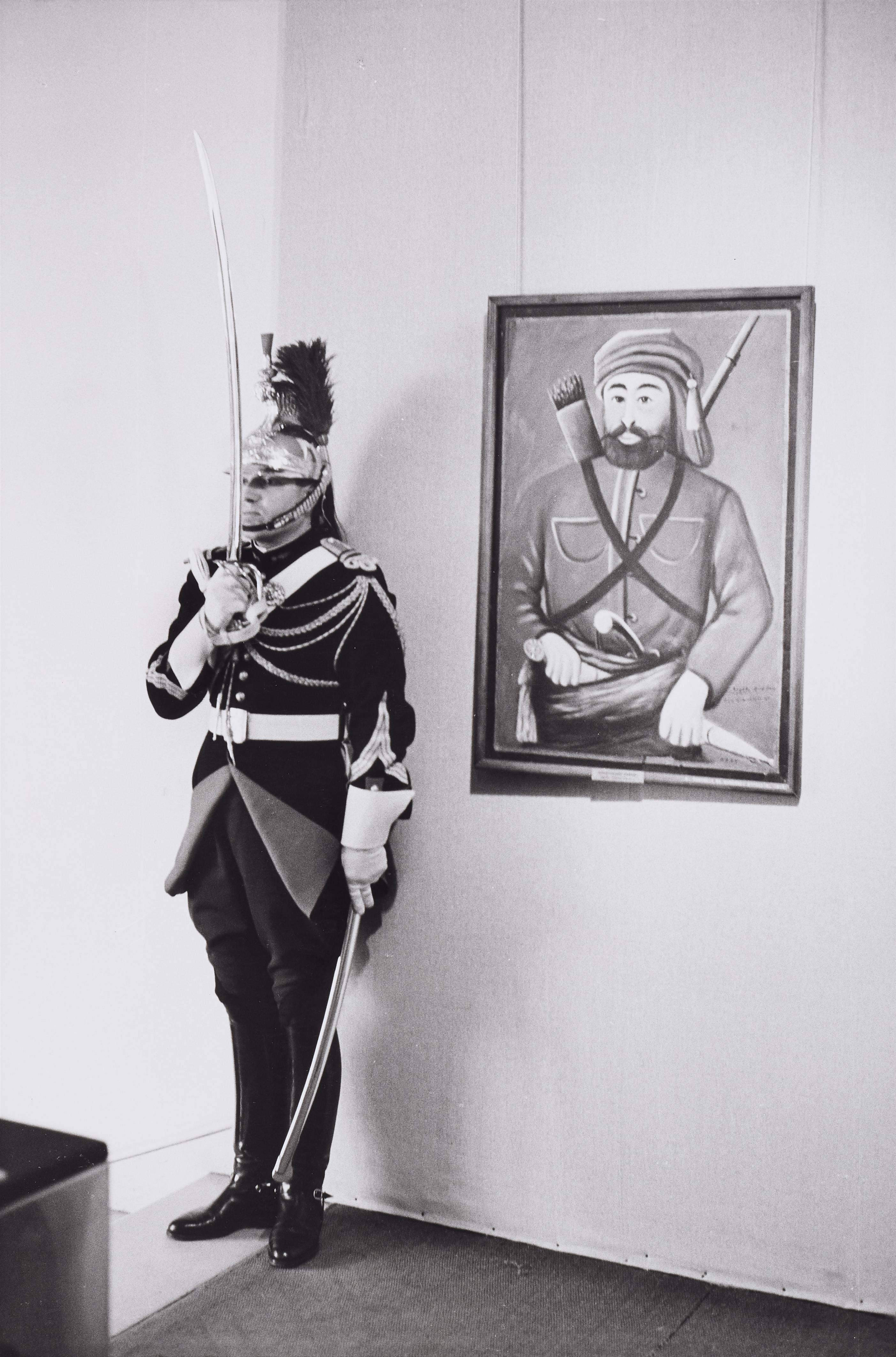 Henri Cartier-Bresson - Jour d'Inauguration au Musée des Arts Décoratifs, Paris - image-1