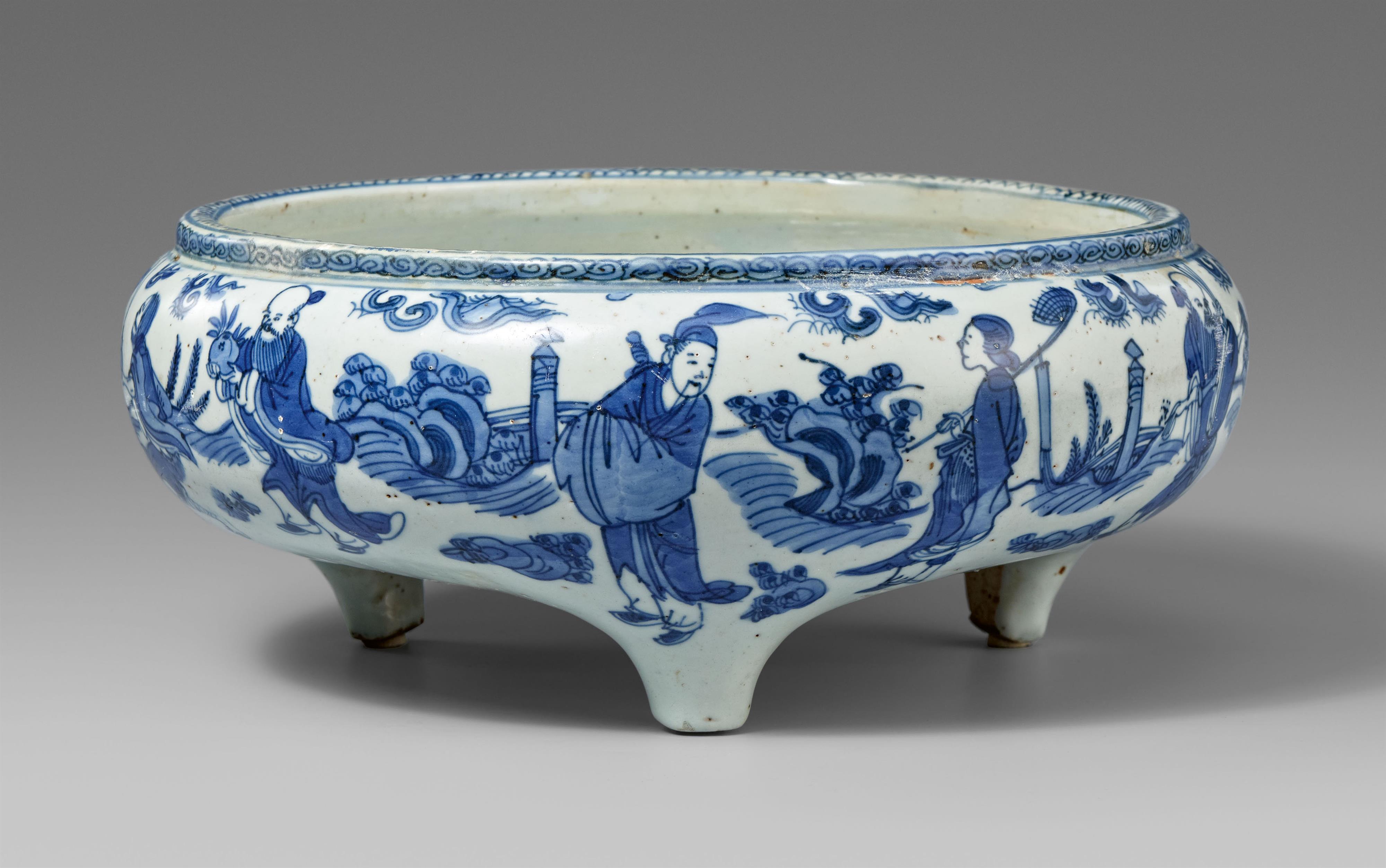 A blue and white Eight Immortal tripod censer. 17th century - image-1