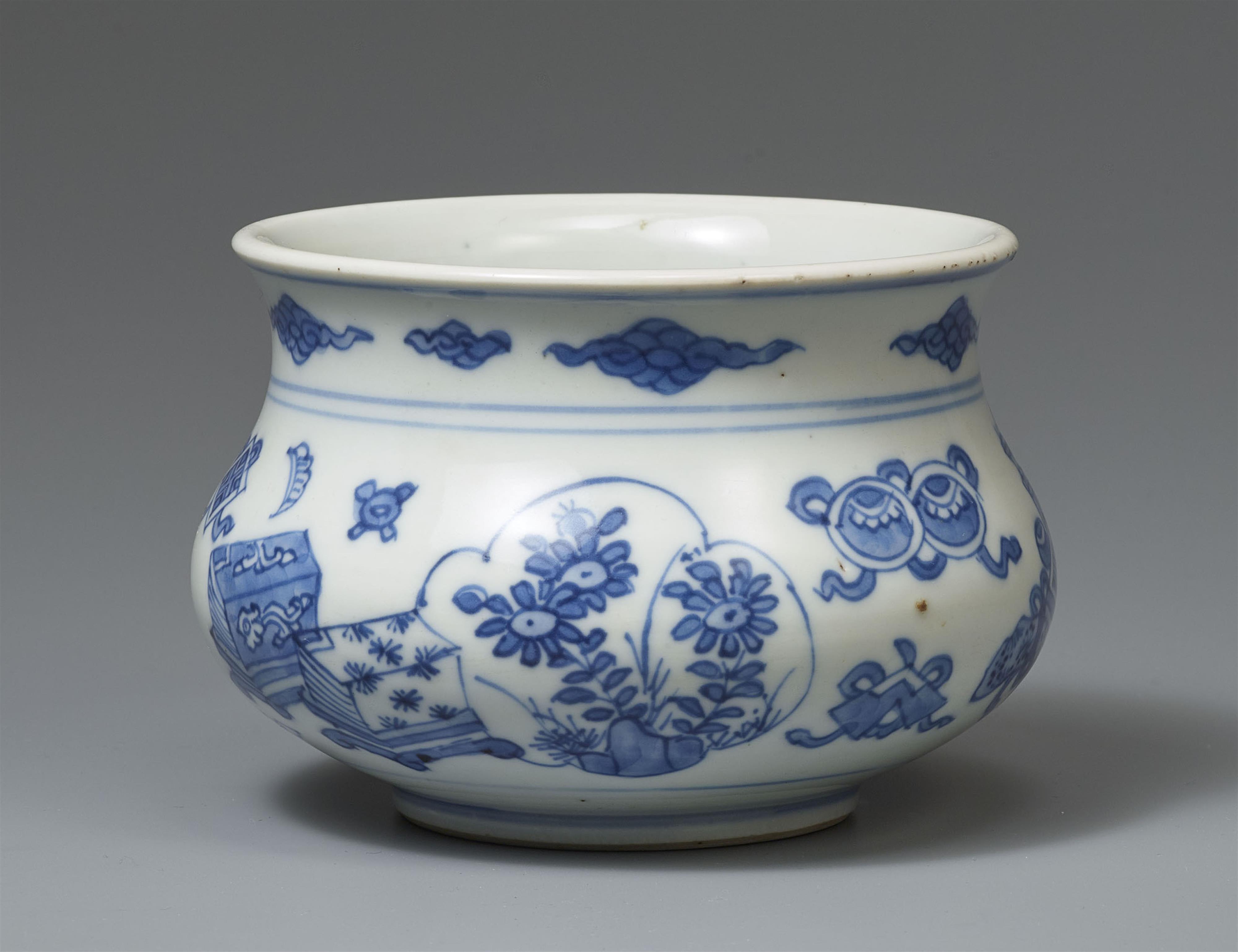 A blue and white censer. Kangxi period (1662–1722) - image-2