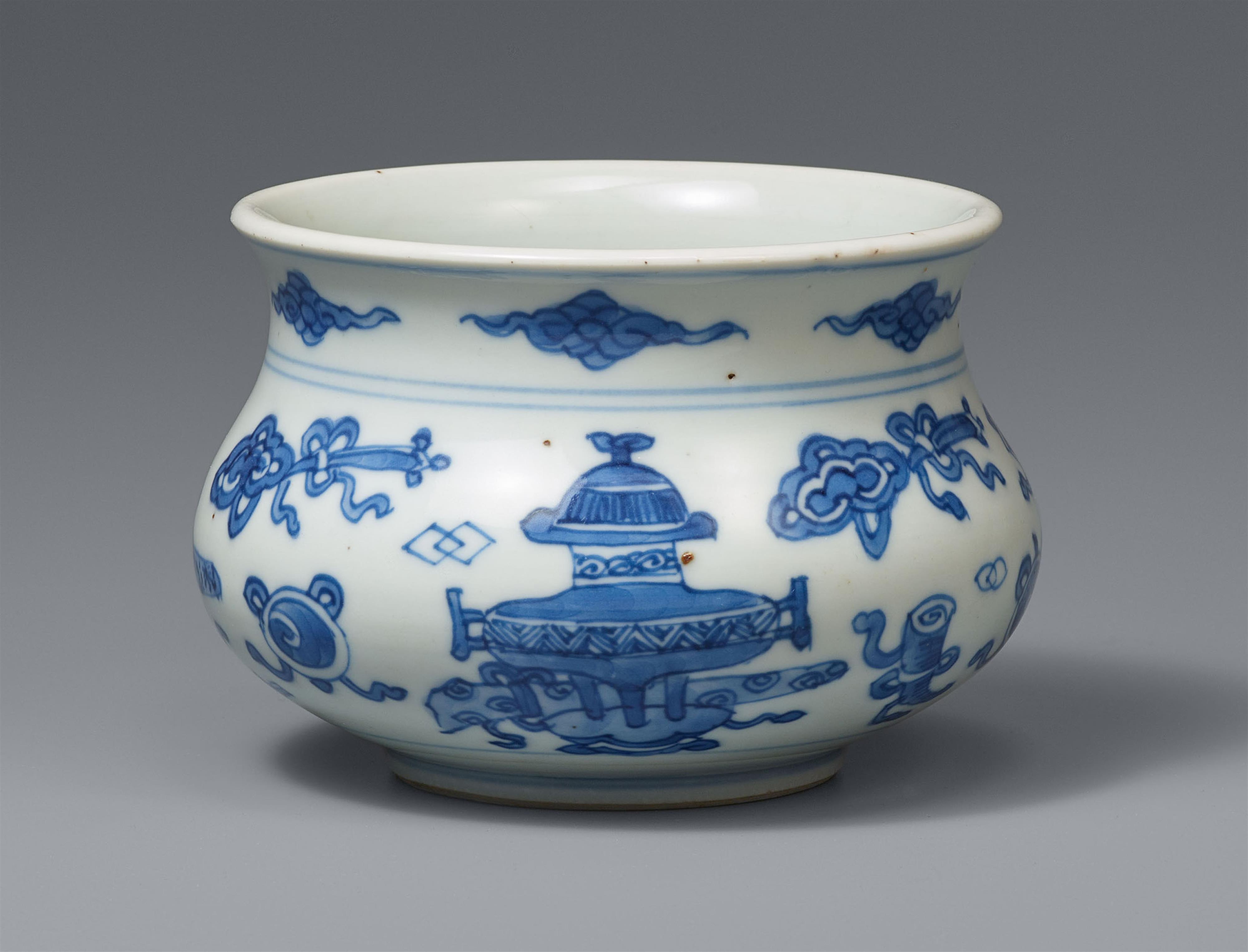 A blue and white censer. Kangxi period (1662–1722) - image-1
