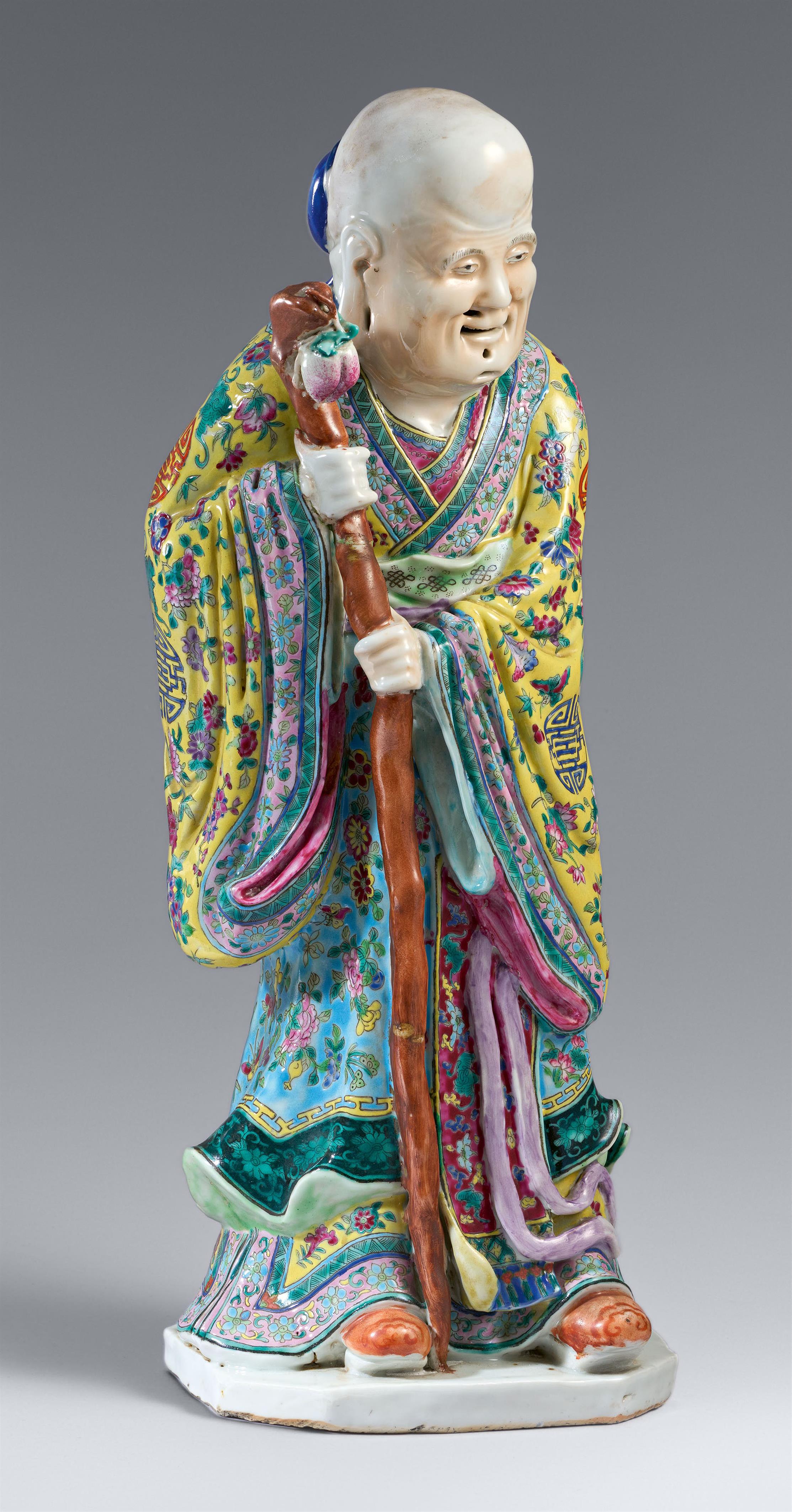 A large Chinese famille rose standing figure of Shoulao, 20th Century - image-1