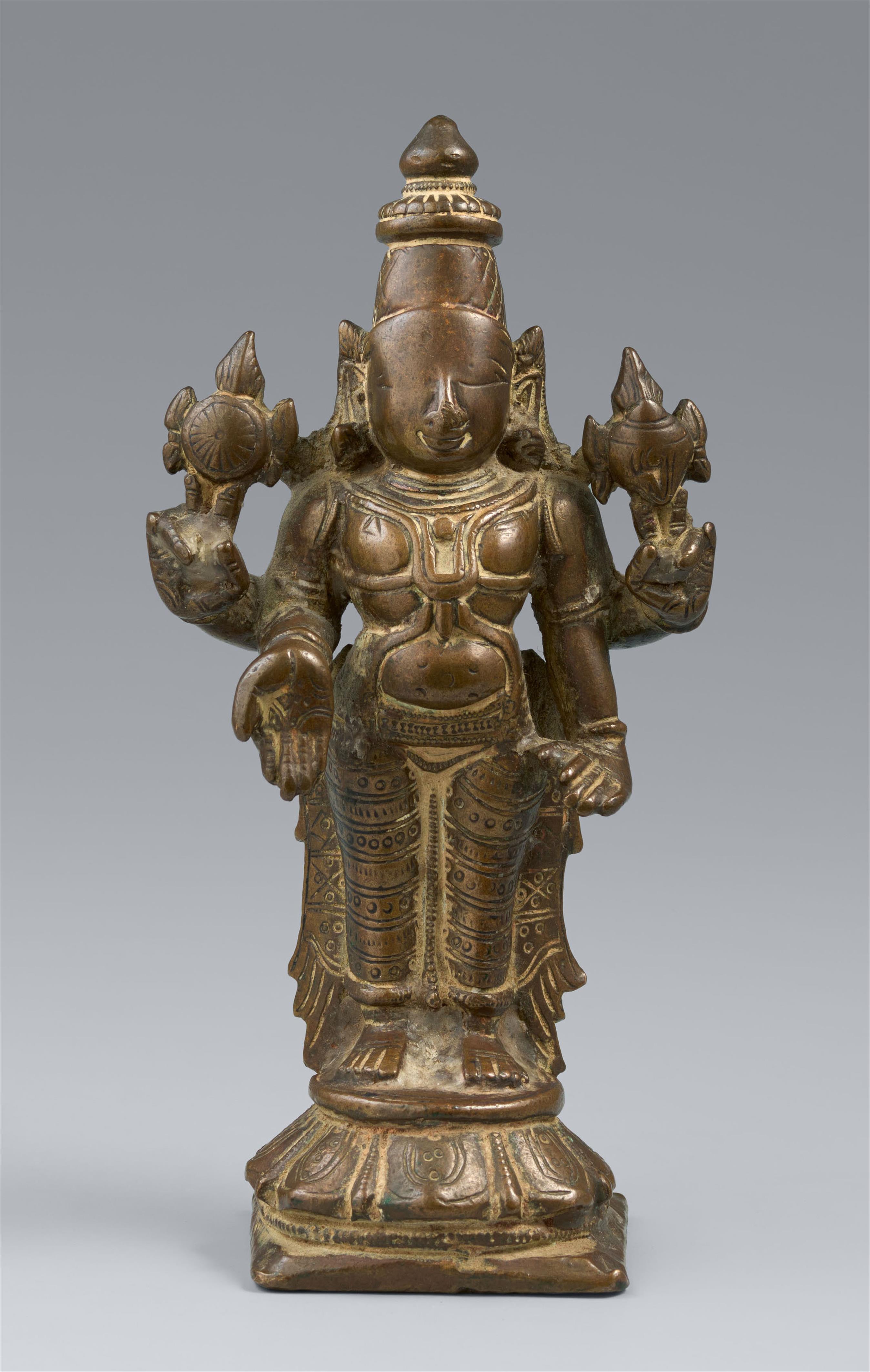 A South Indian copper alloy figure of Vishnu. 17th/19th century - image-1