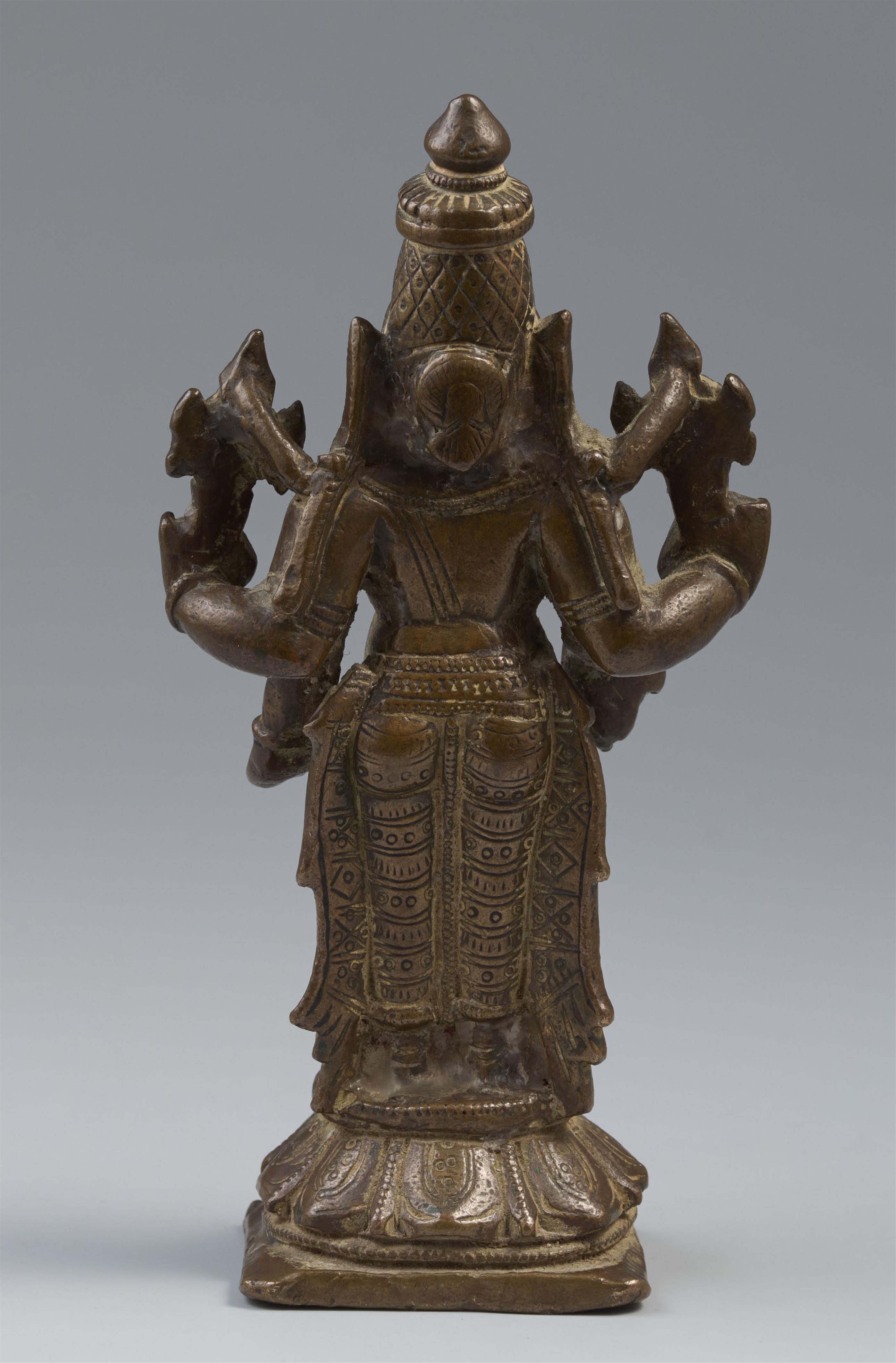 A South Indian copper alloy figure of Vishnu. 17th/19th century - image-2