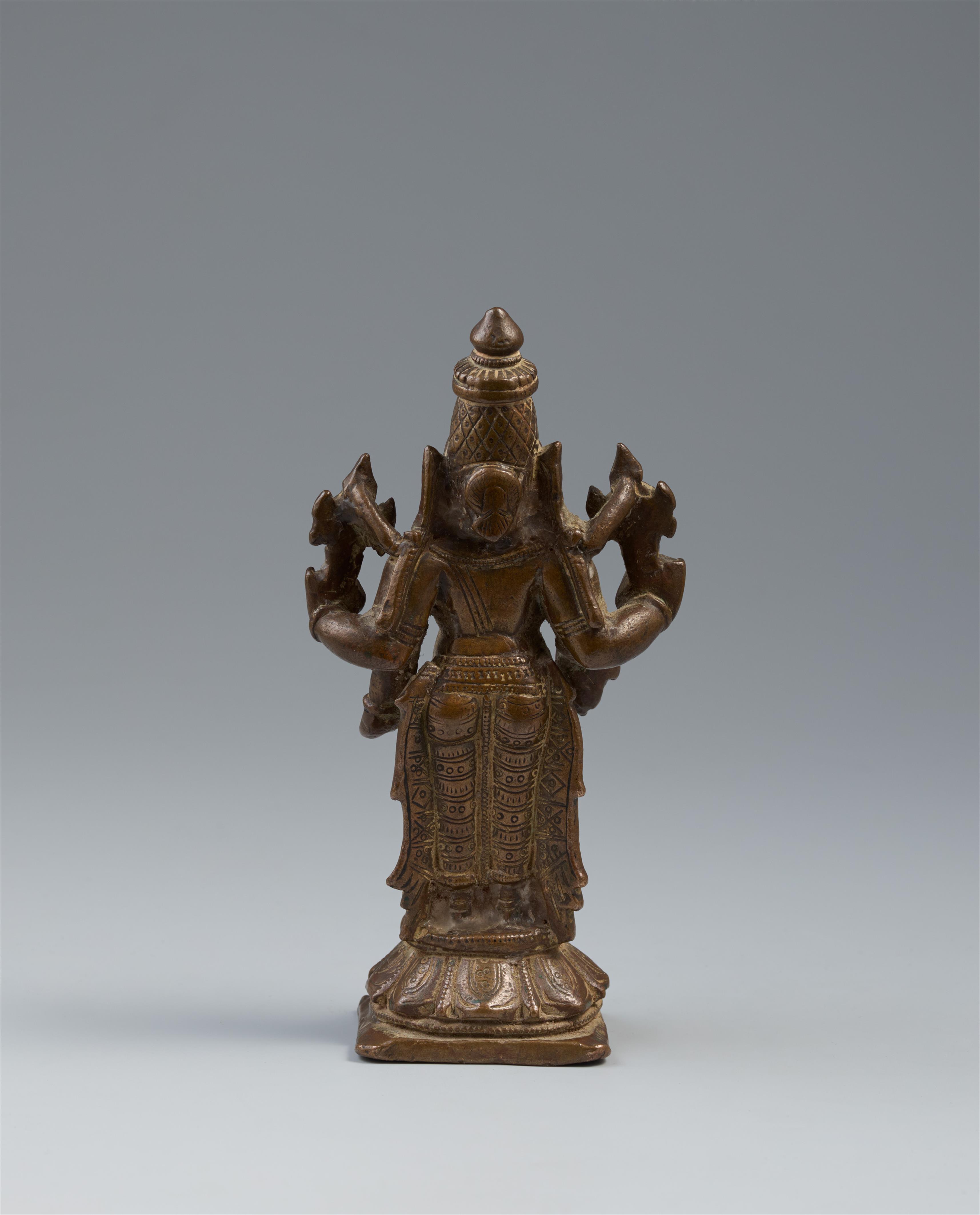 A South Indian copper alloy figure of Vishnu. 17th/19th century - image-3