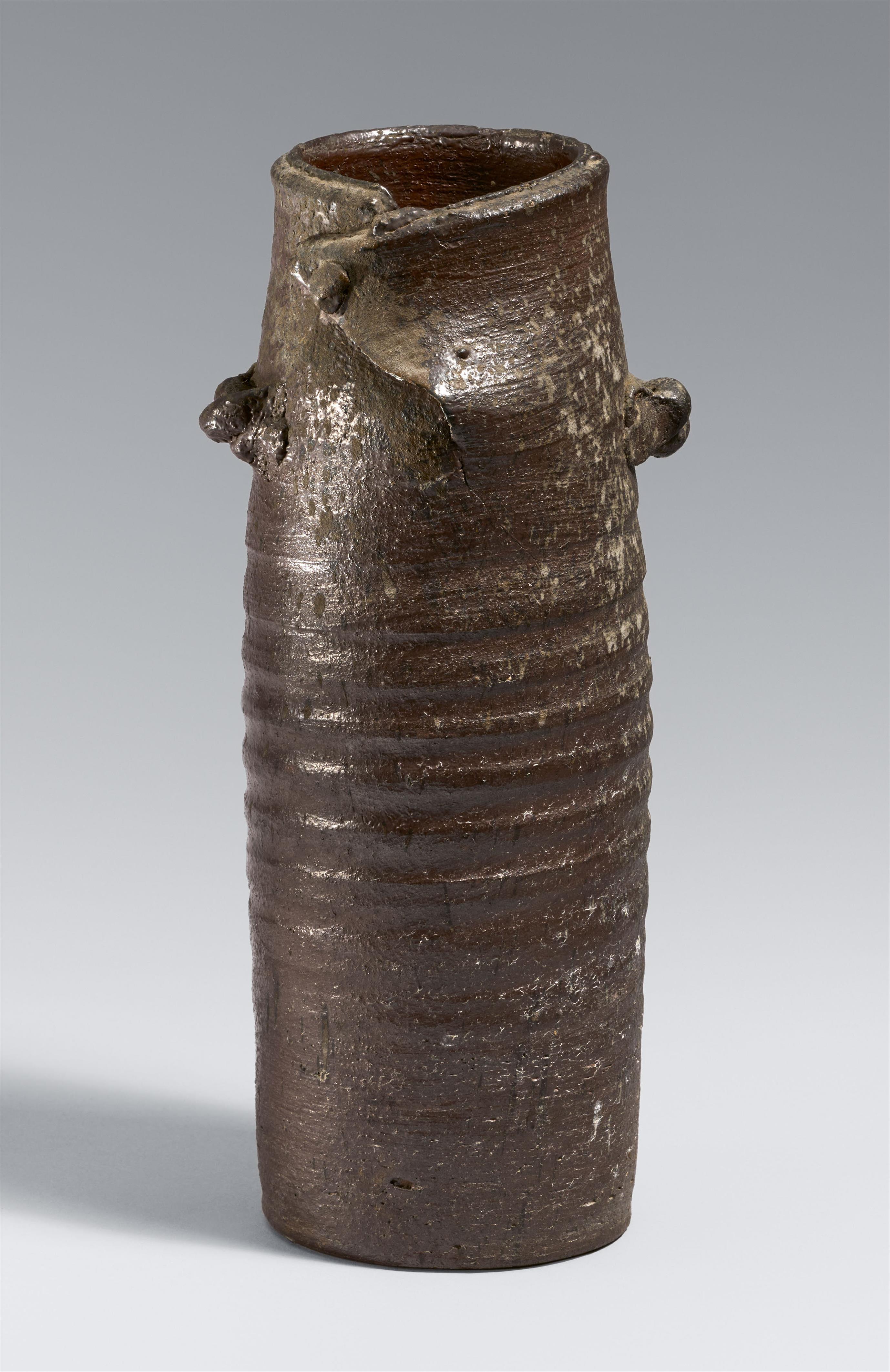 A tall slender vase. Possibly Bizen. Edo period - image-1