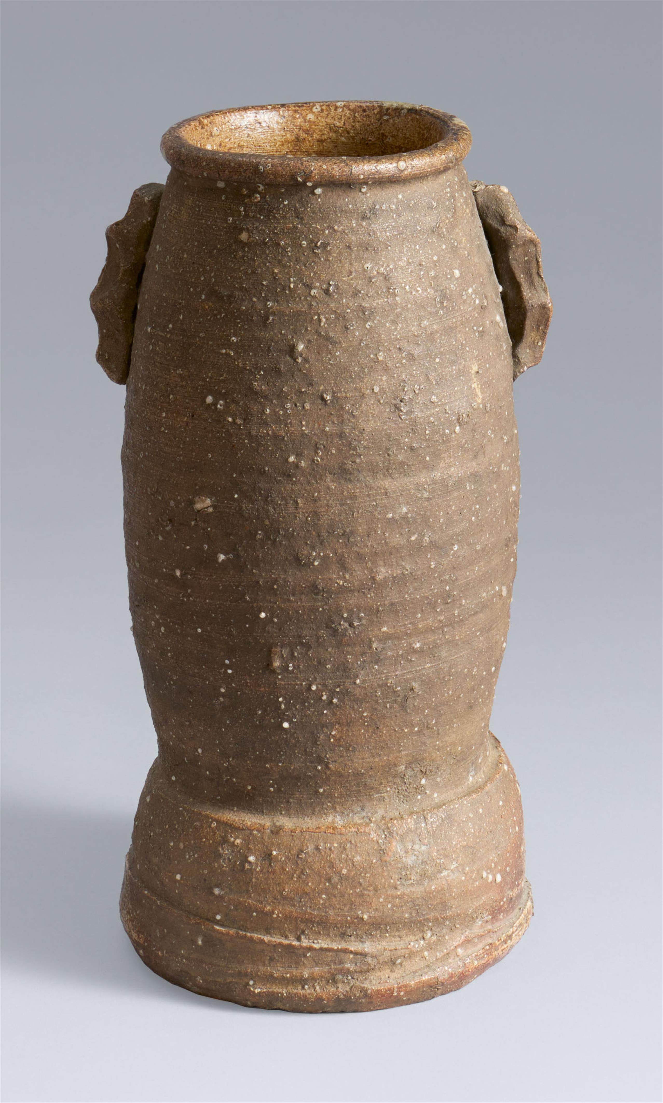 A large Iga vase. Early Edo period - image-3