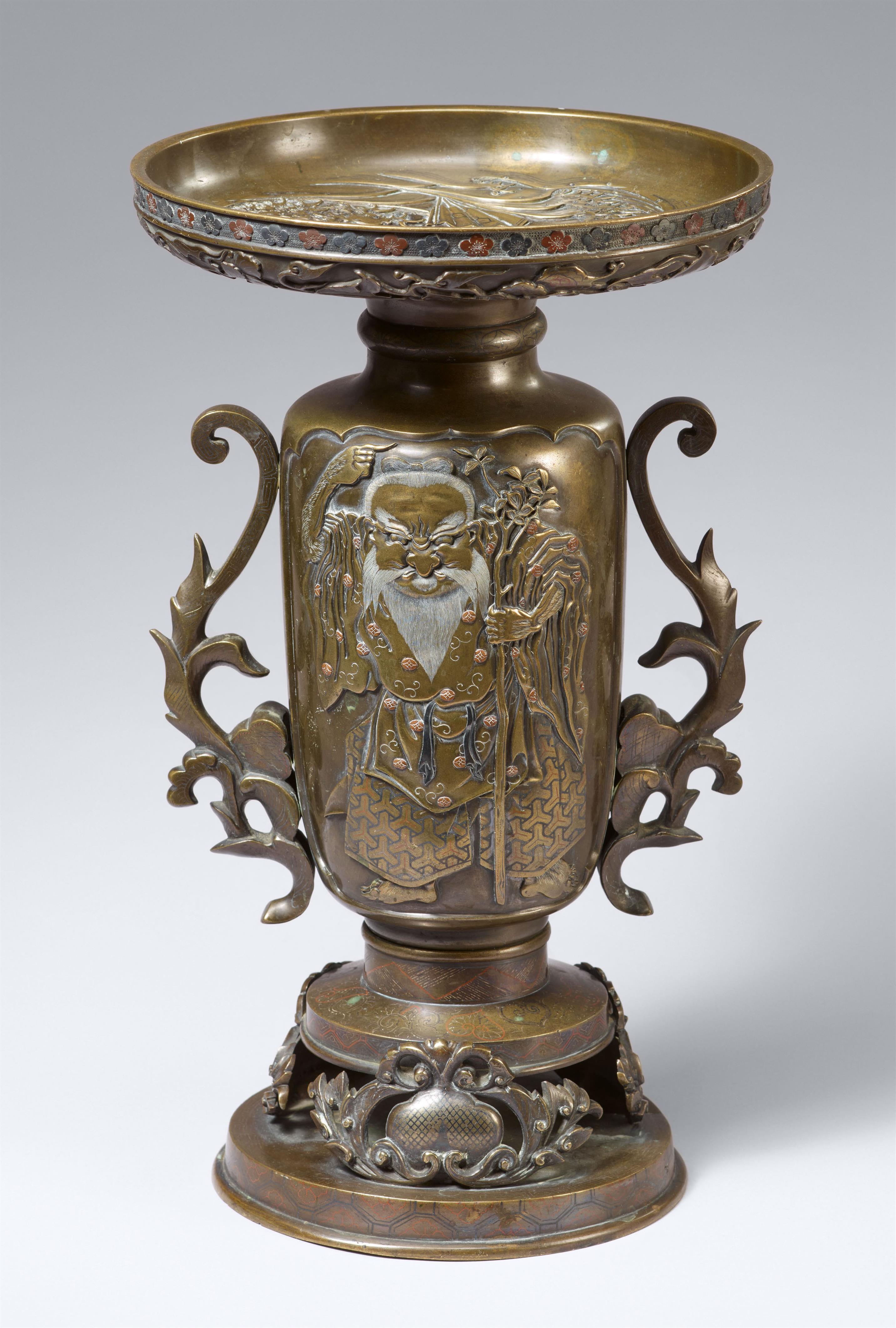 A bronze vase. Late 19th century - image-1