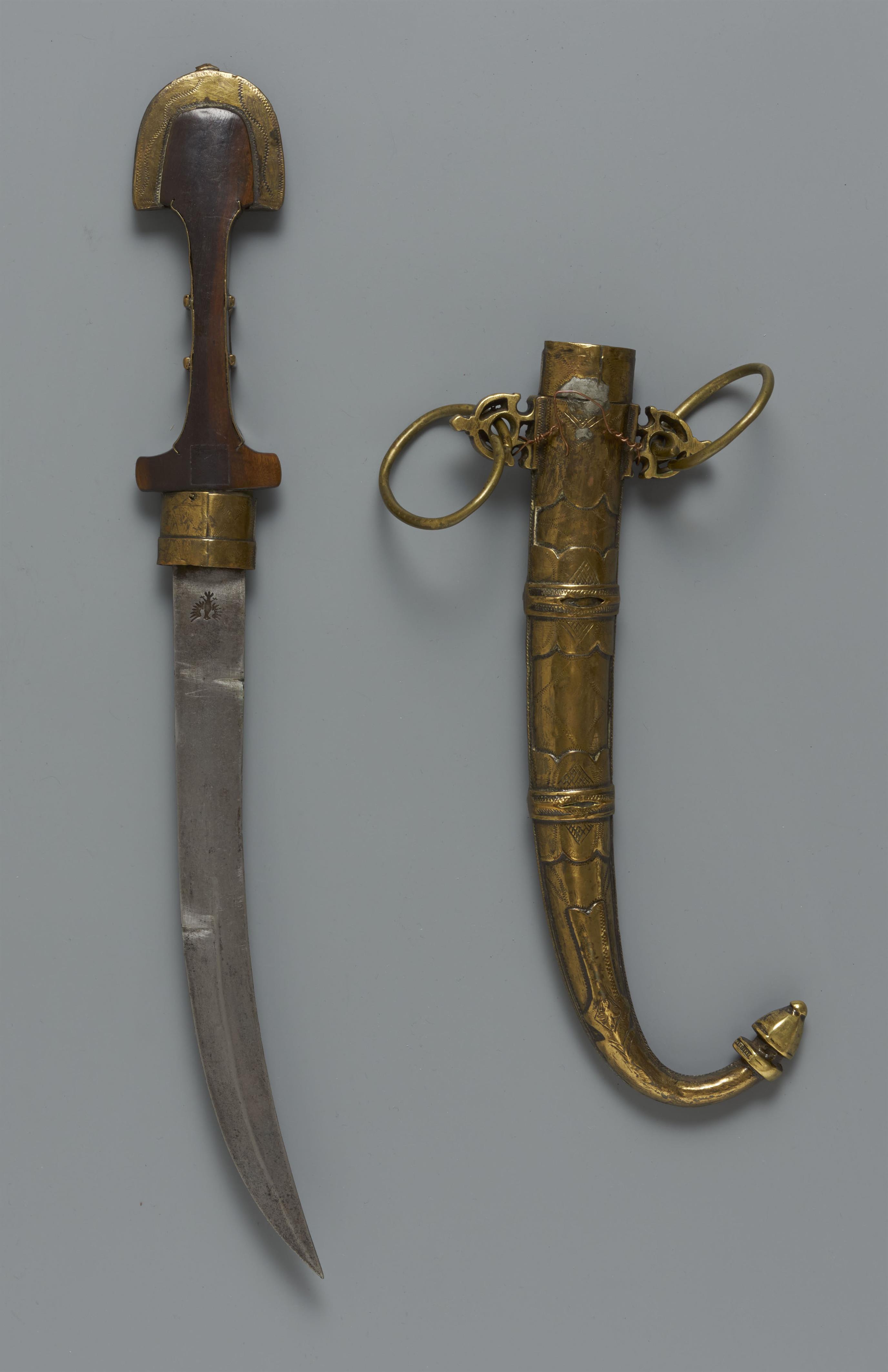 A jambiya/kinjal with scabbard.  Morocco.19th century - image-2