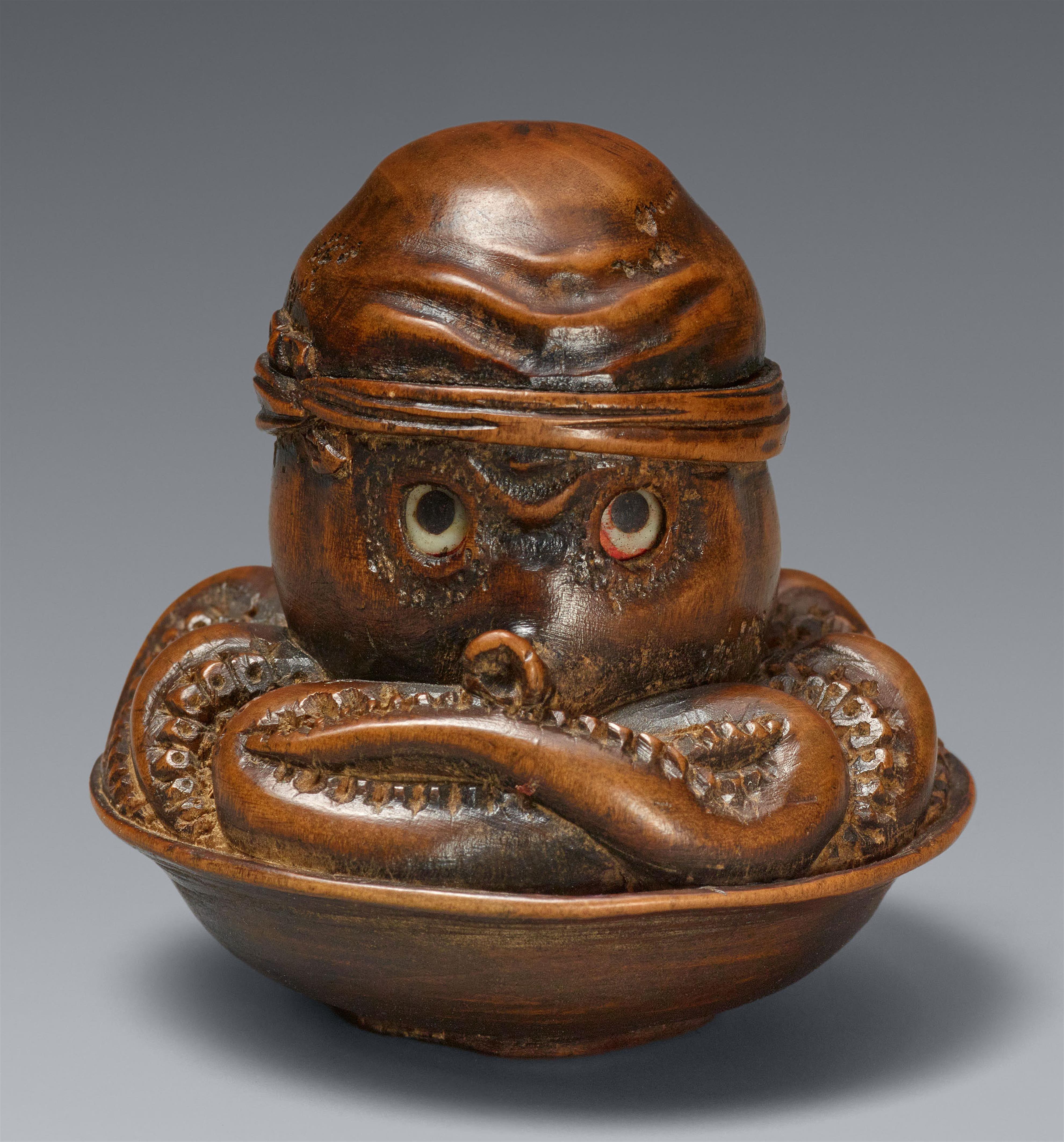 A small boxwood okimono of an octopus in a bowl. 19th century - image-2