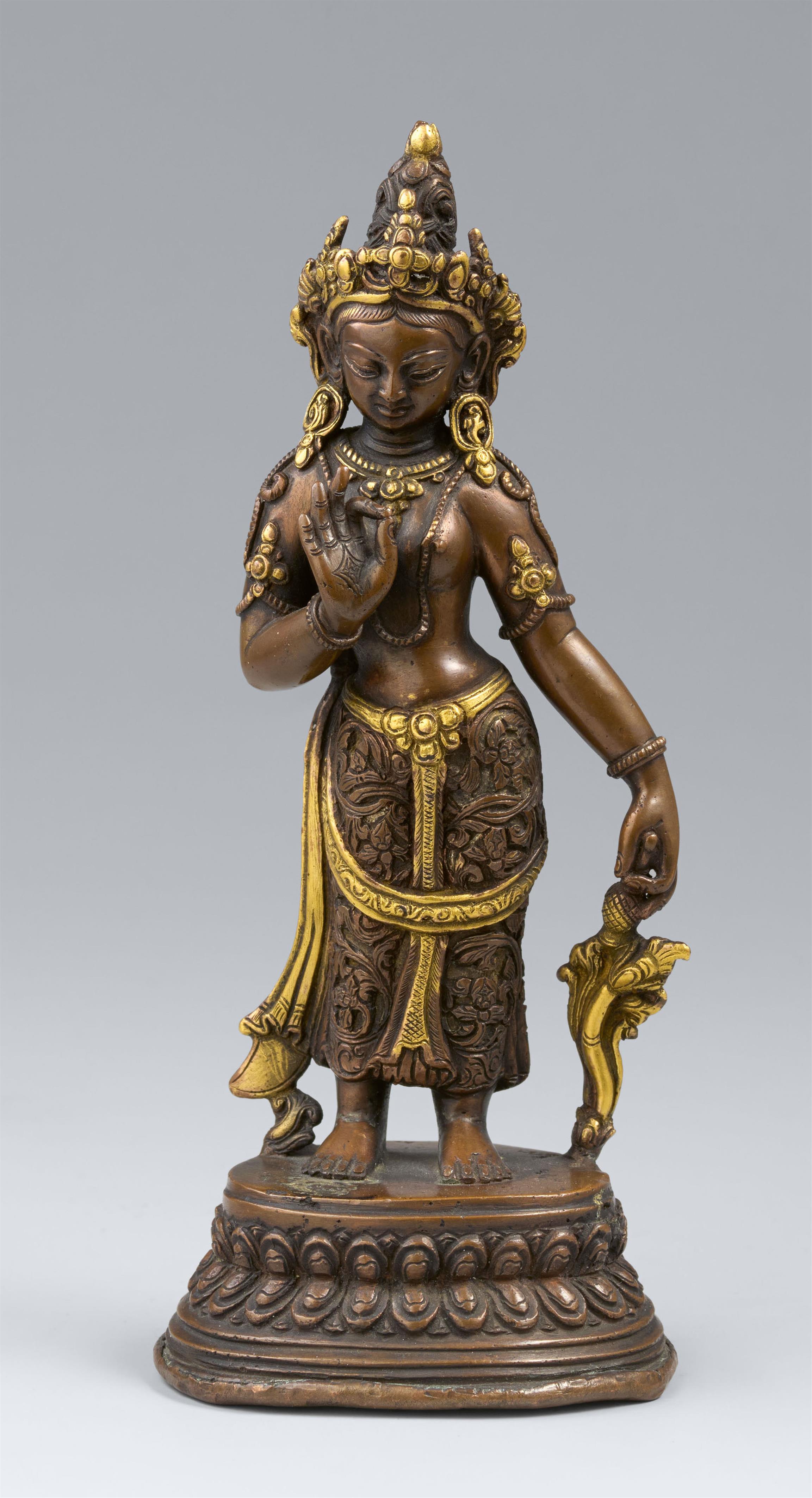 A bronze figure of Vasudhara. 18th/19th century - image-1