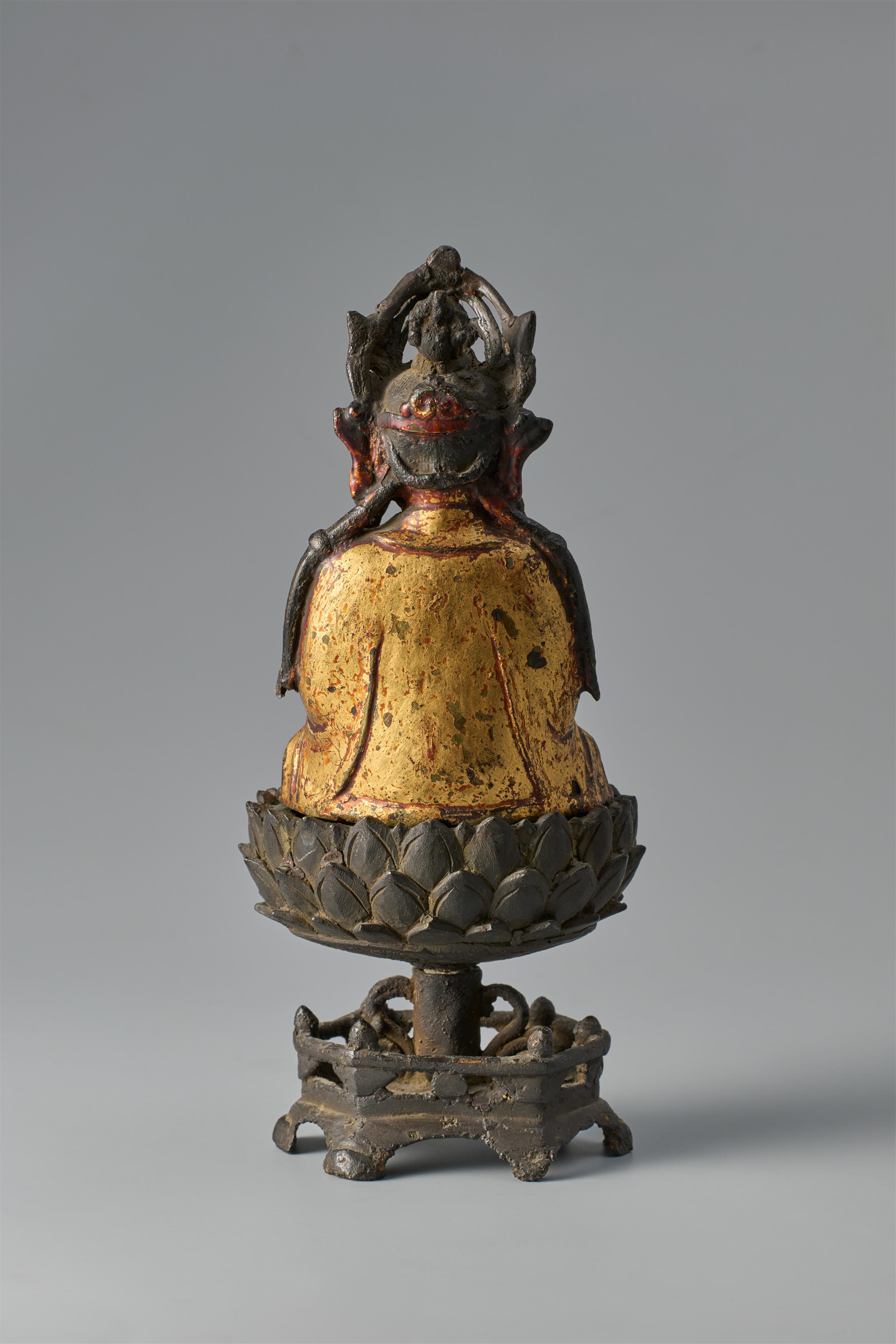 A lacquered and gilt bronze figure of a bodhisattva. 17th/18th century - image-2