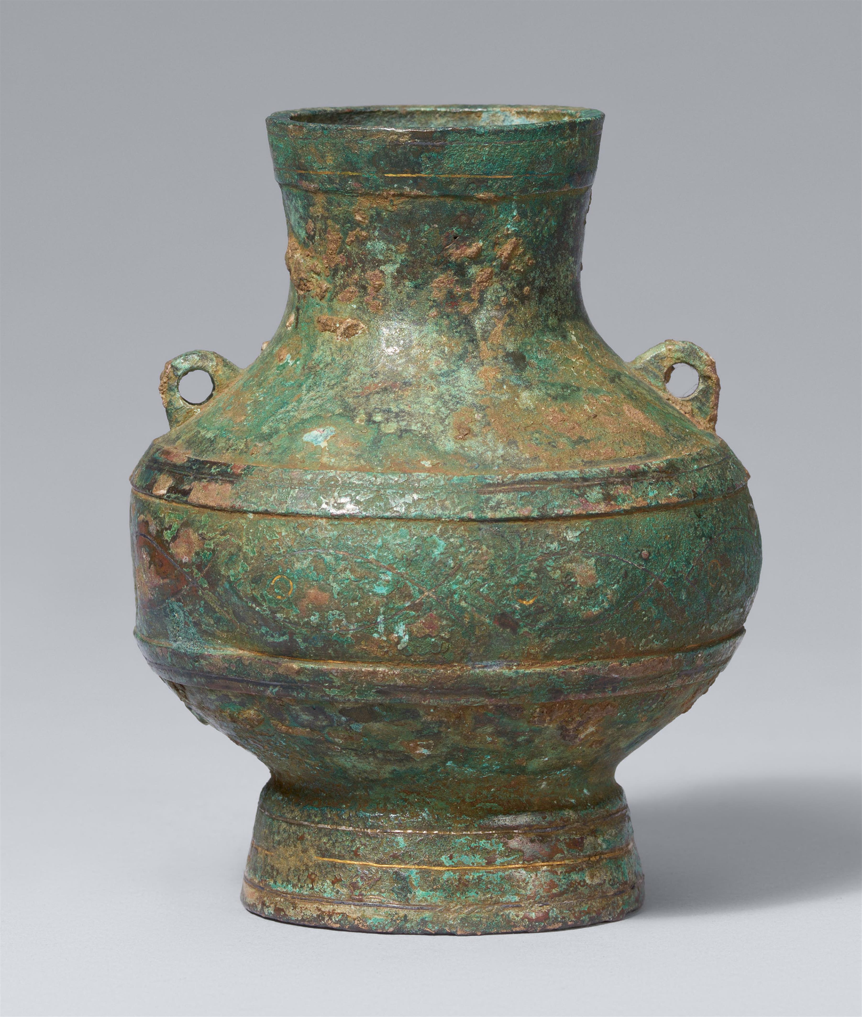 A small ritual hu-type bronze vessel. Han dynasty - image-1