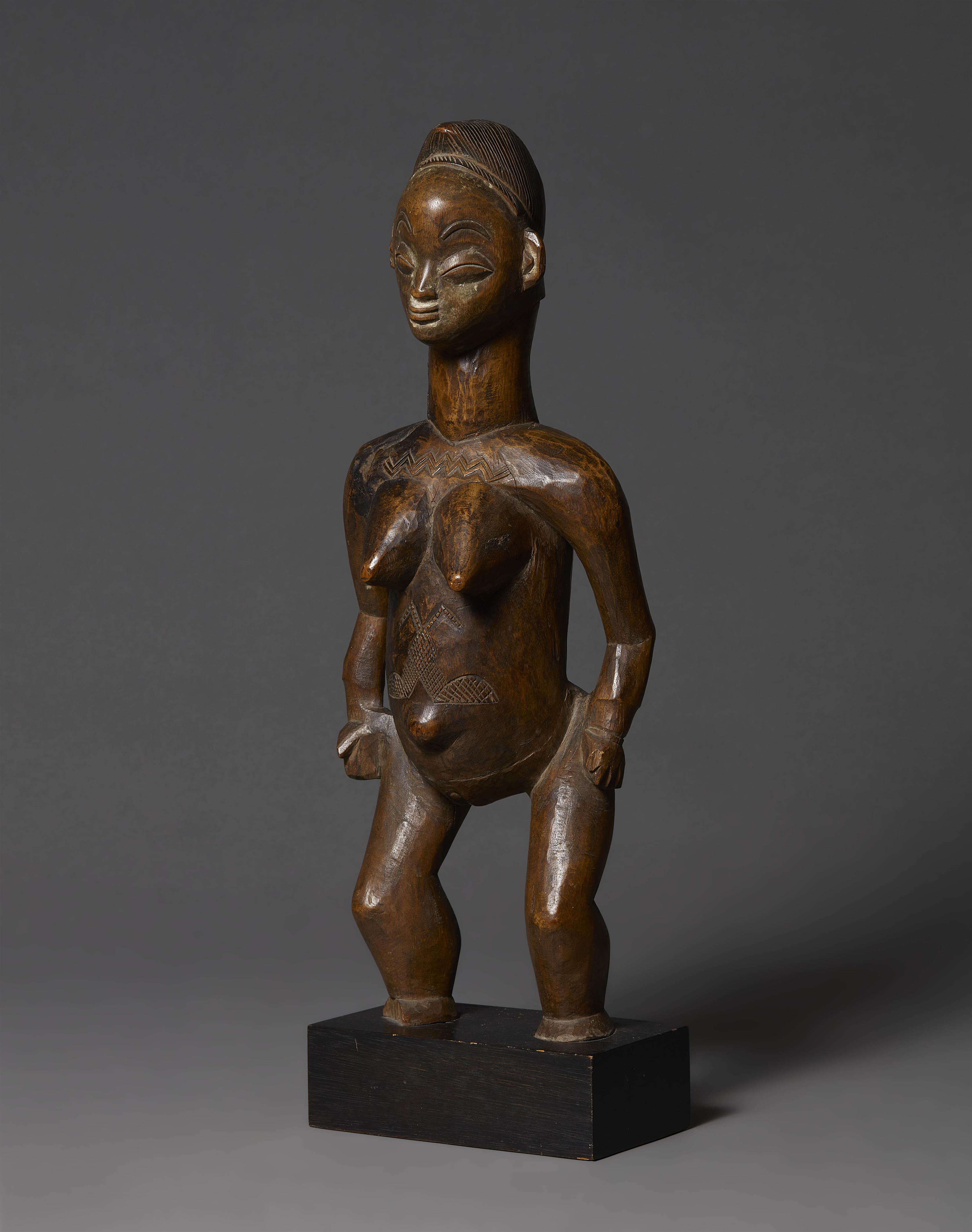 PUNU FIGURE - image-1