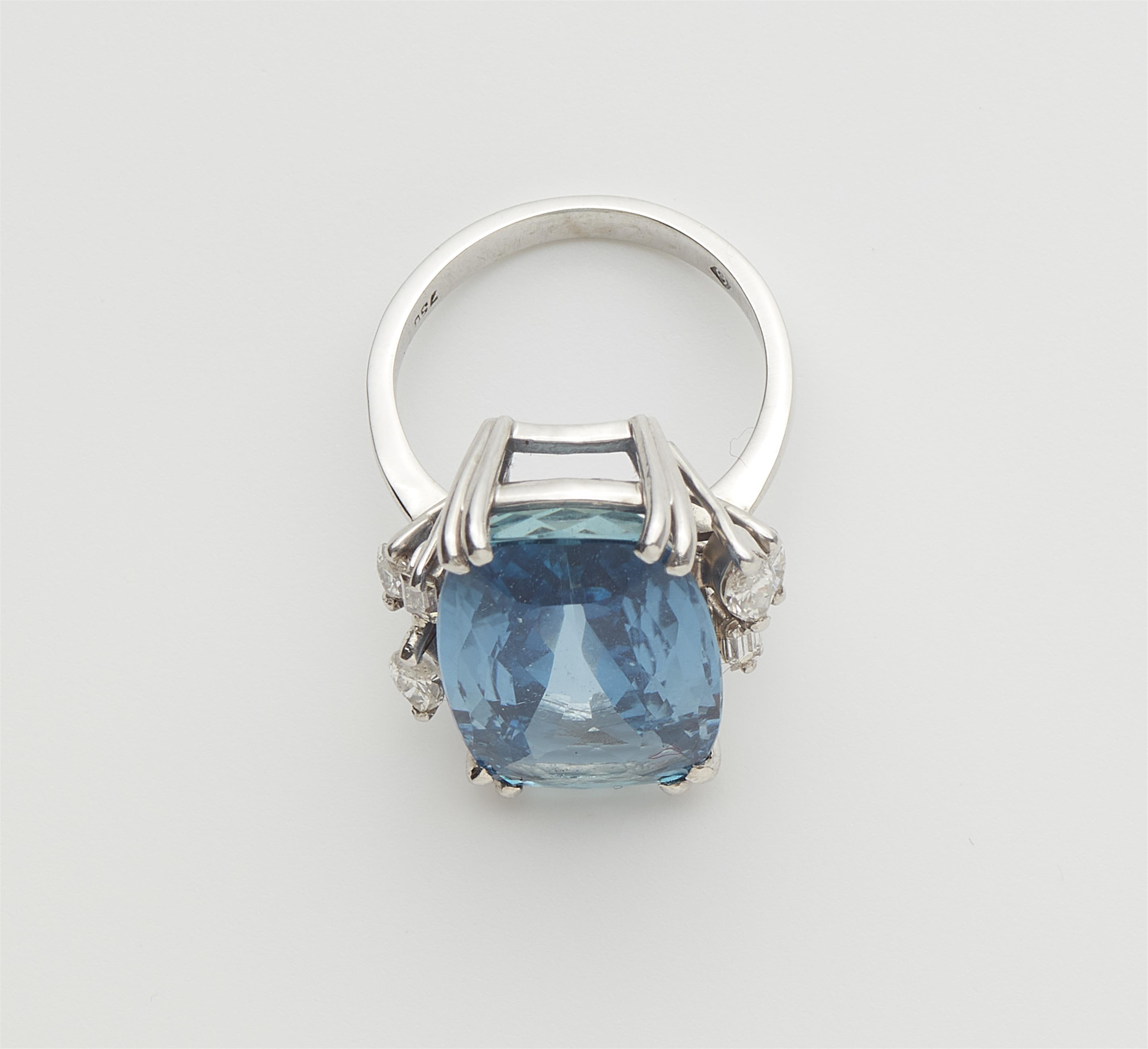 An 18k gold diamond and ca. 10.50 ct aquamarine cocktail ring. - image-2
