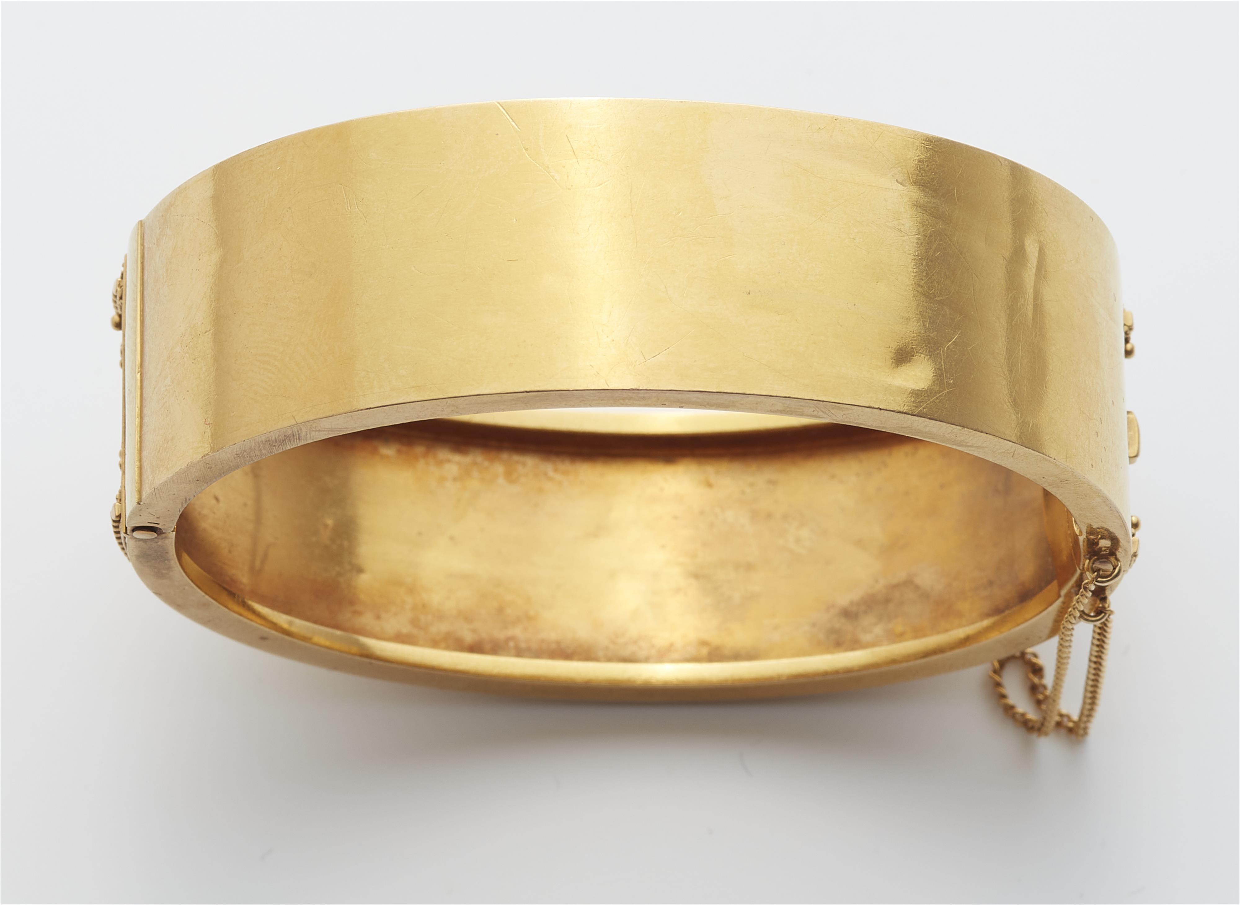 An English Etruscan revival 18k gold and granulation bracelet. - image-3