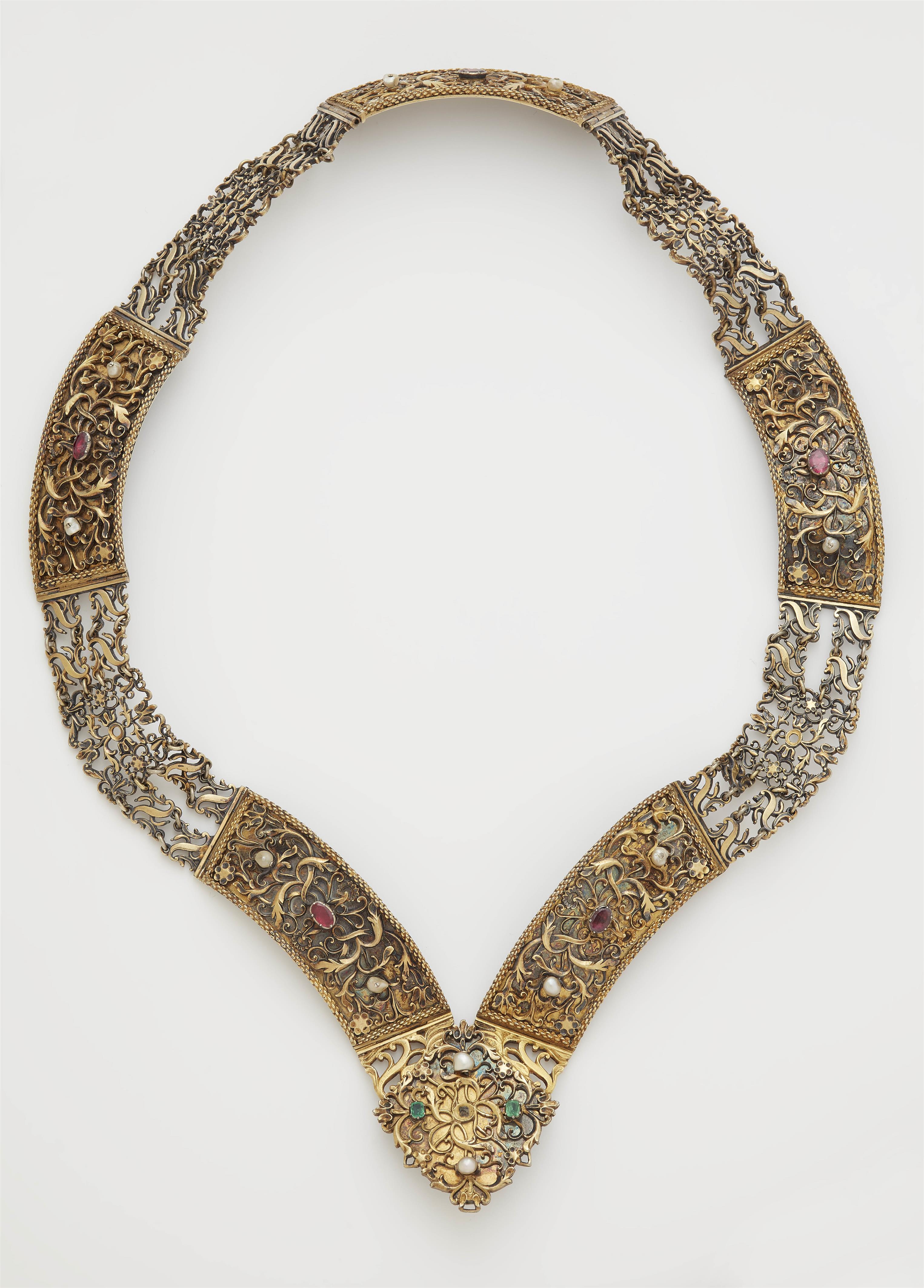 A probably Transsylvanian silver gilt historicist shoulder chain with freshwater pearls. - image-1